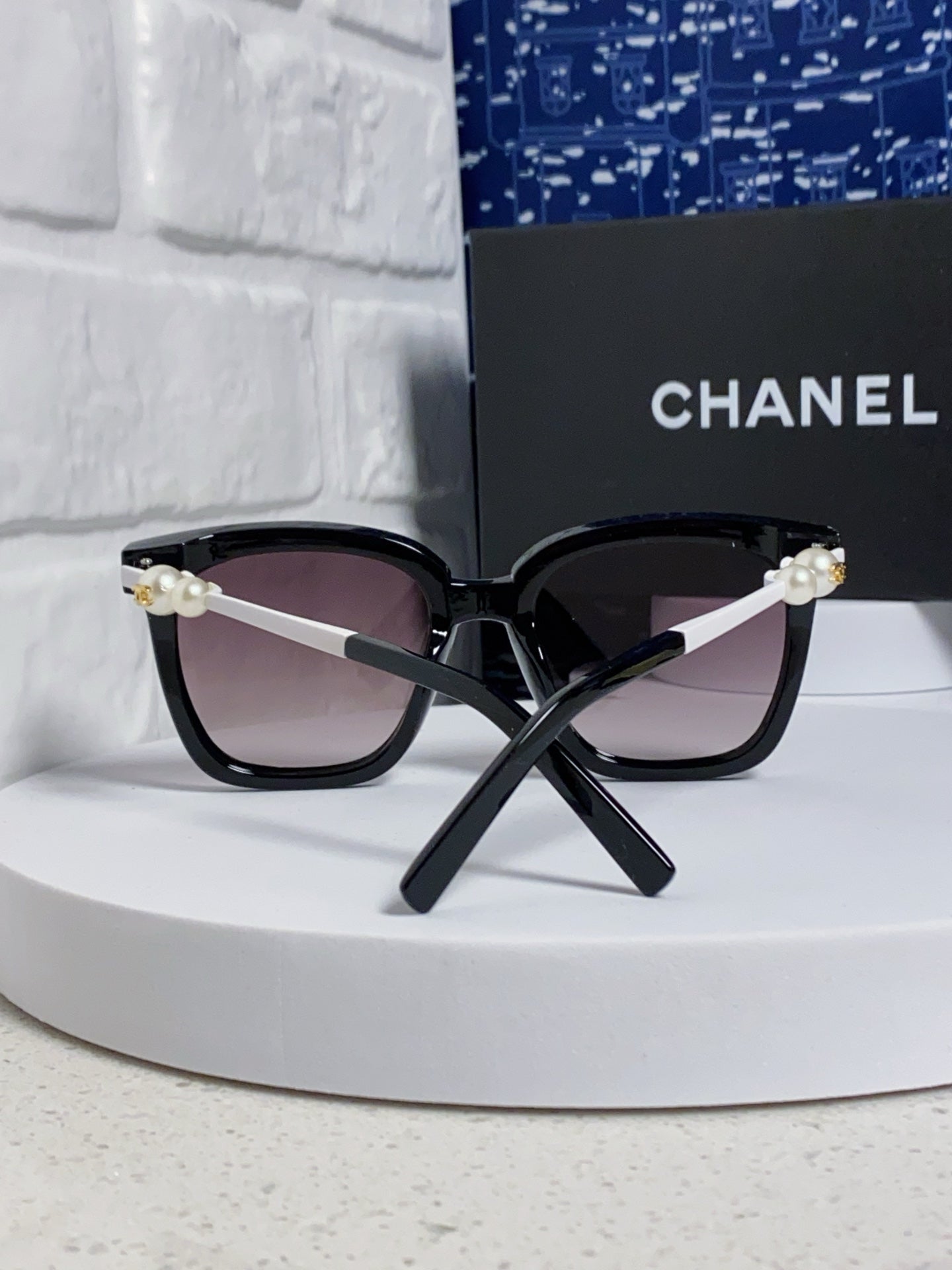 Chanel Fashion Silver Lens Sunglasses for Women - 867087 - detail image 3