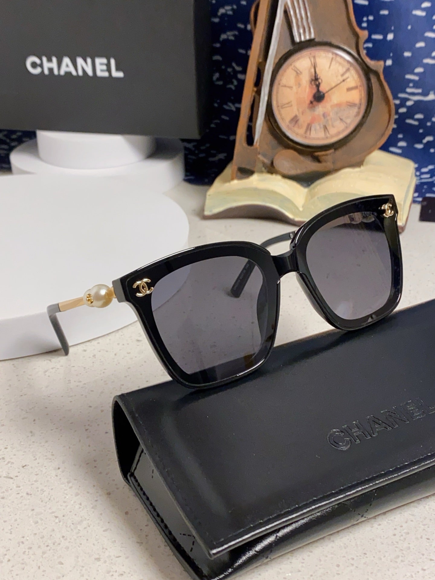 Chanel Fashion Gray Lens Sunglasses for Women - 867088 - detail image 10