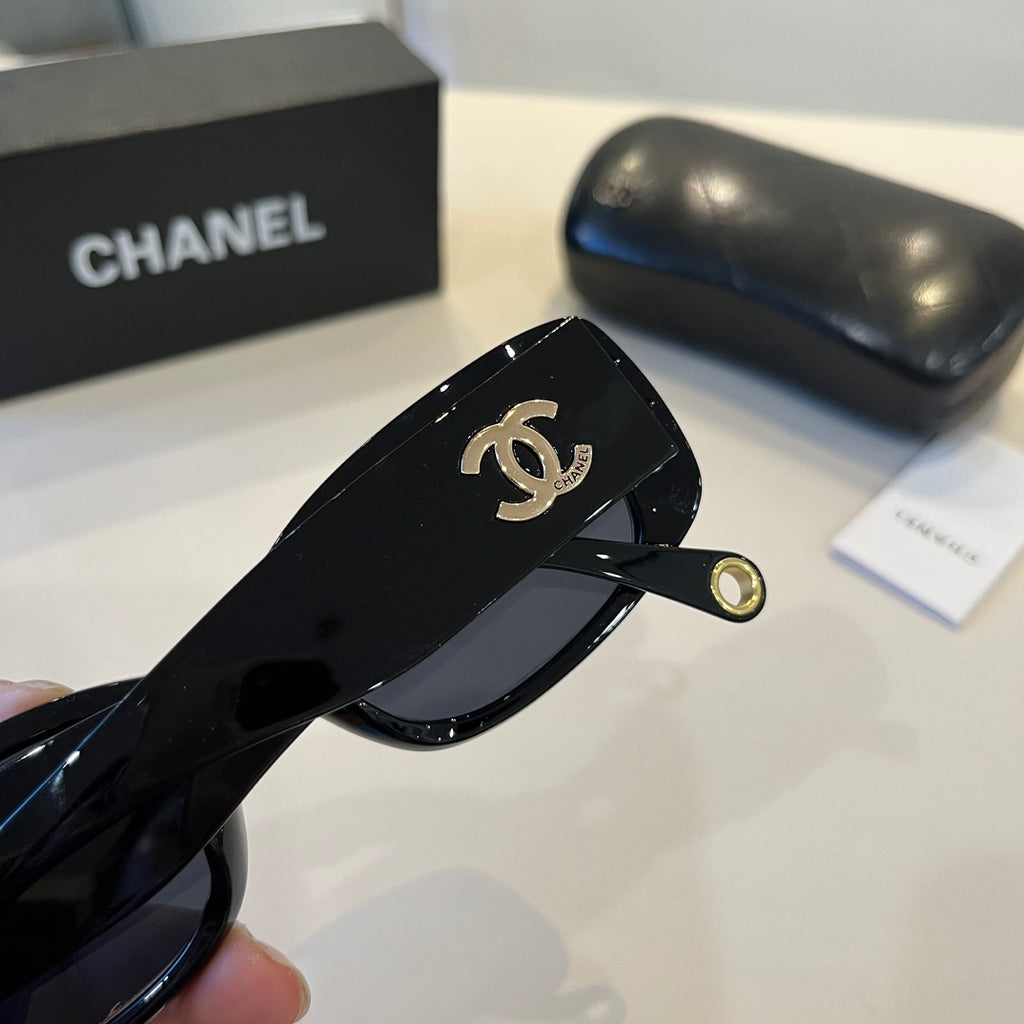 Chanel Oversized Black Lens Sunglasses for Men & Women - 382183 - detail image 8