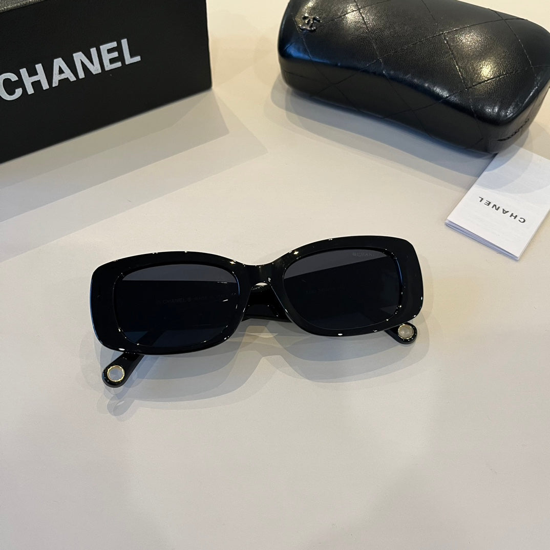 Chanel Oversized Black Lens Sunglasses for Men & Women - 382183 - detail image 11