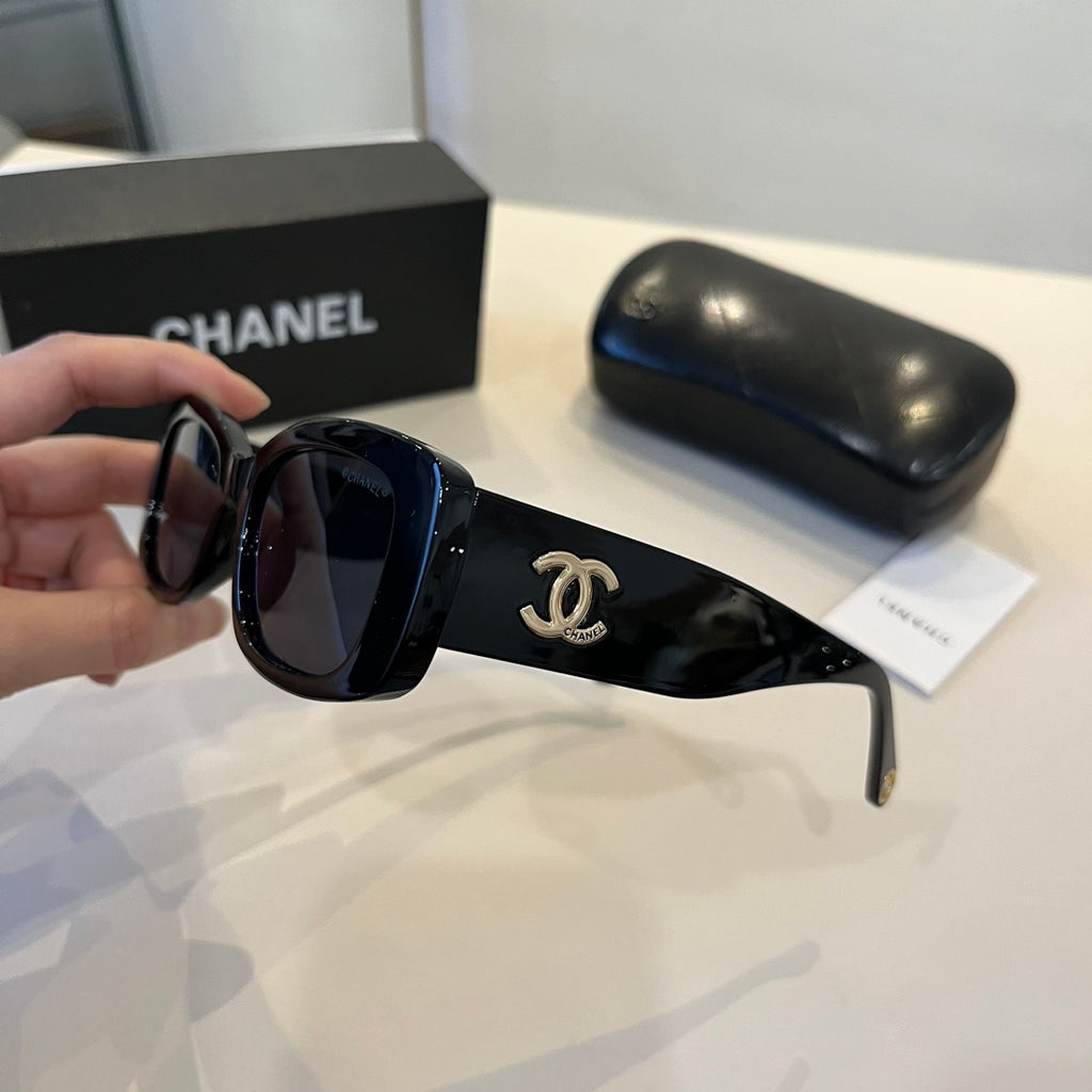 Chanel Oversized Black Lens Sunglasses for Men & Women - 382183 - detail image 7