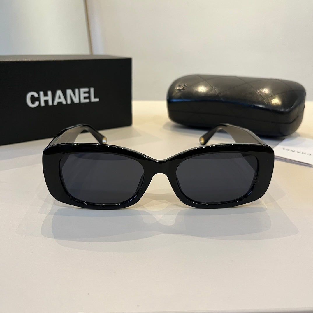 Chanel Oversized Black Lens Sunglasses for Men & Women - 382183 - detail image 2