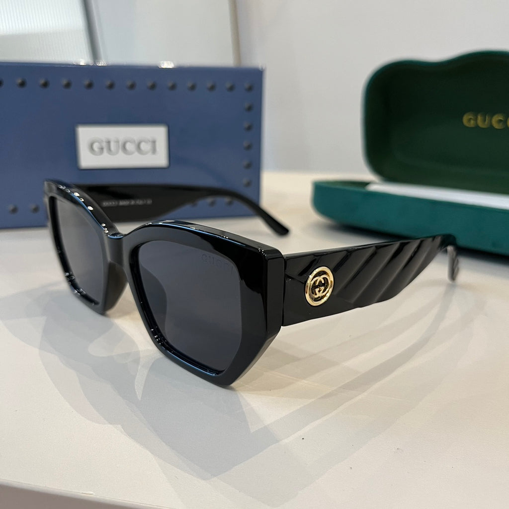 Gucci Slim Black Lens Sunglasses for Men & Women - detail image 3