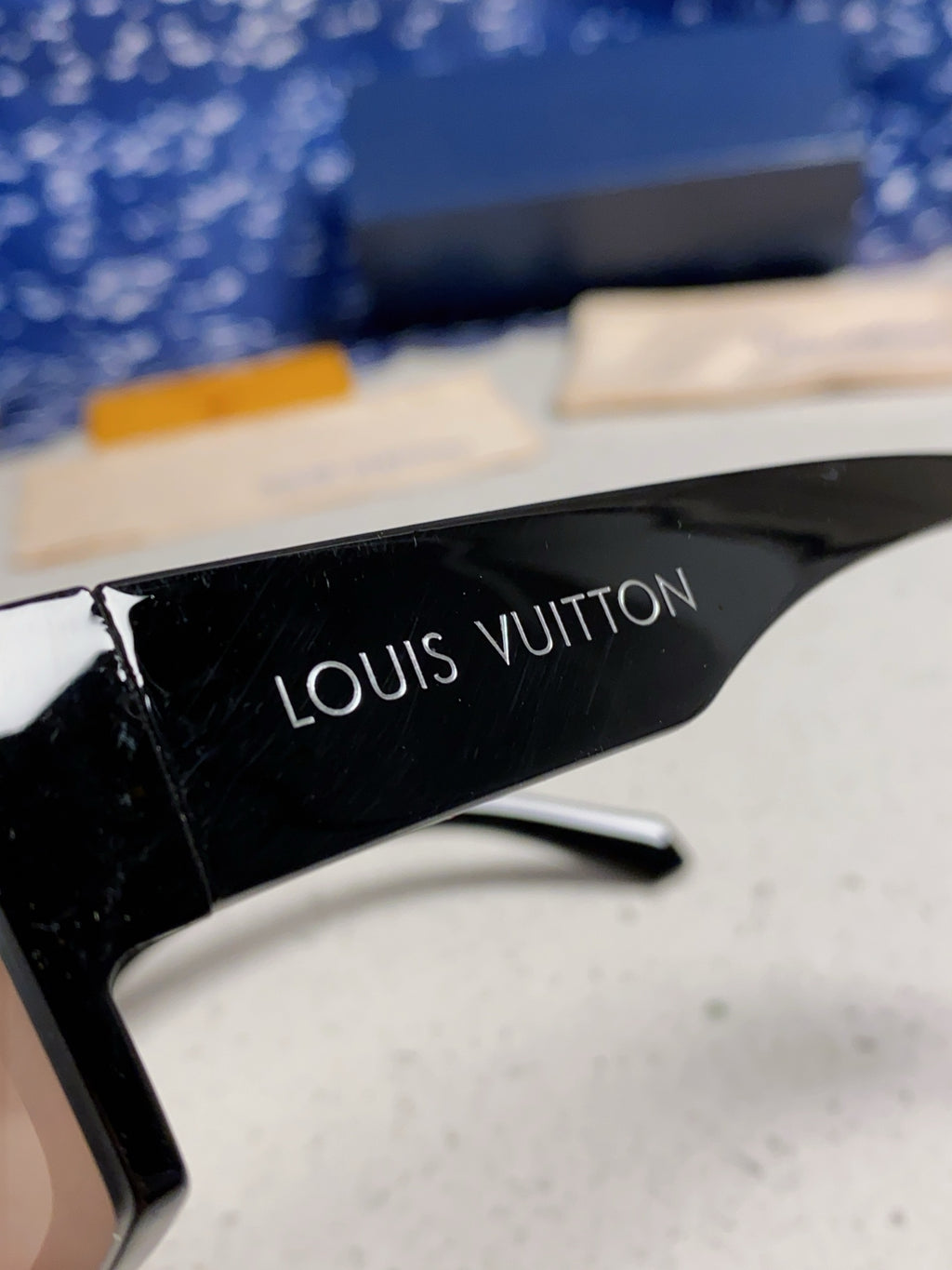 Louis Vuitton Fashion Black Lens Sunglasses for Men & Women - 464661 - detail image 7