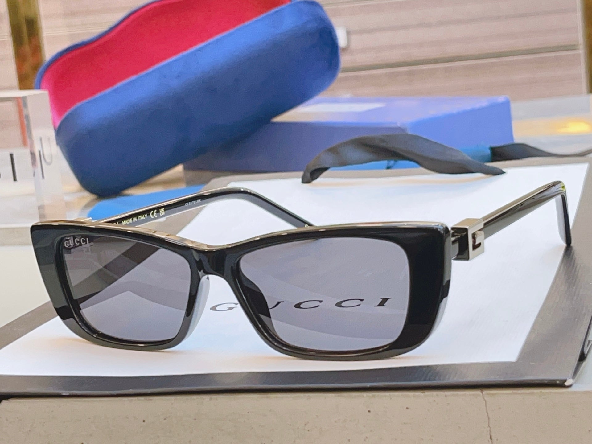 Gucci GG1681SA Fashion Gold Lens Sunglasses for Men & Women - detail image 4