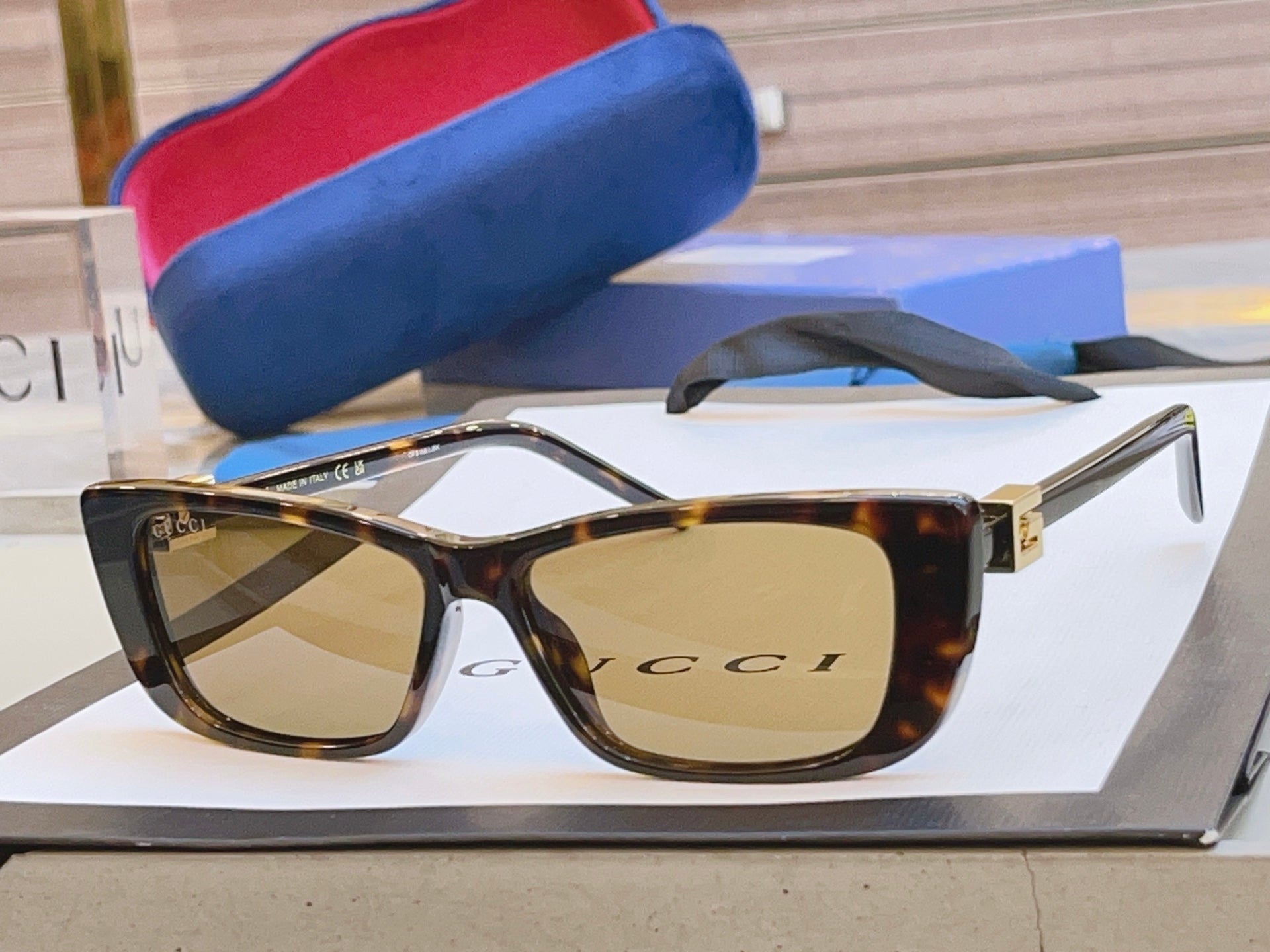 Gucci GG1681SA Fashion Gold Lens Sunglasses for Men & Women - detail image 2