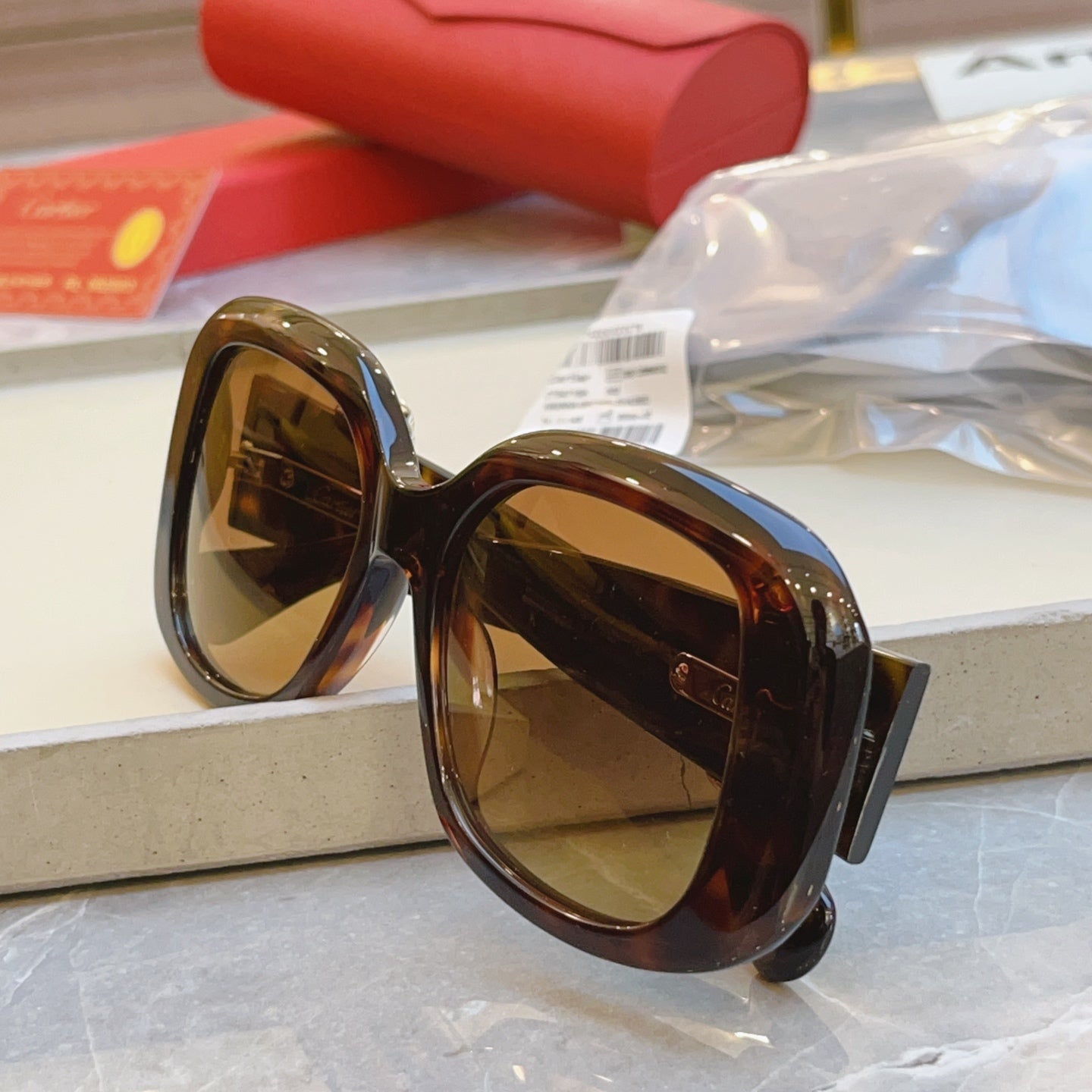 Cartier CT0471S Fashion Black Lens Sunglasses for Men & Women - detail image 5