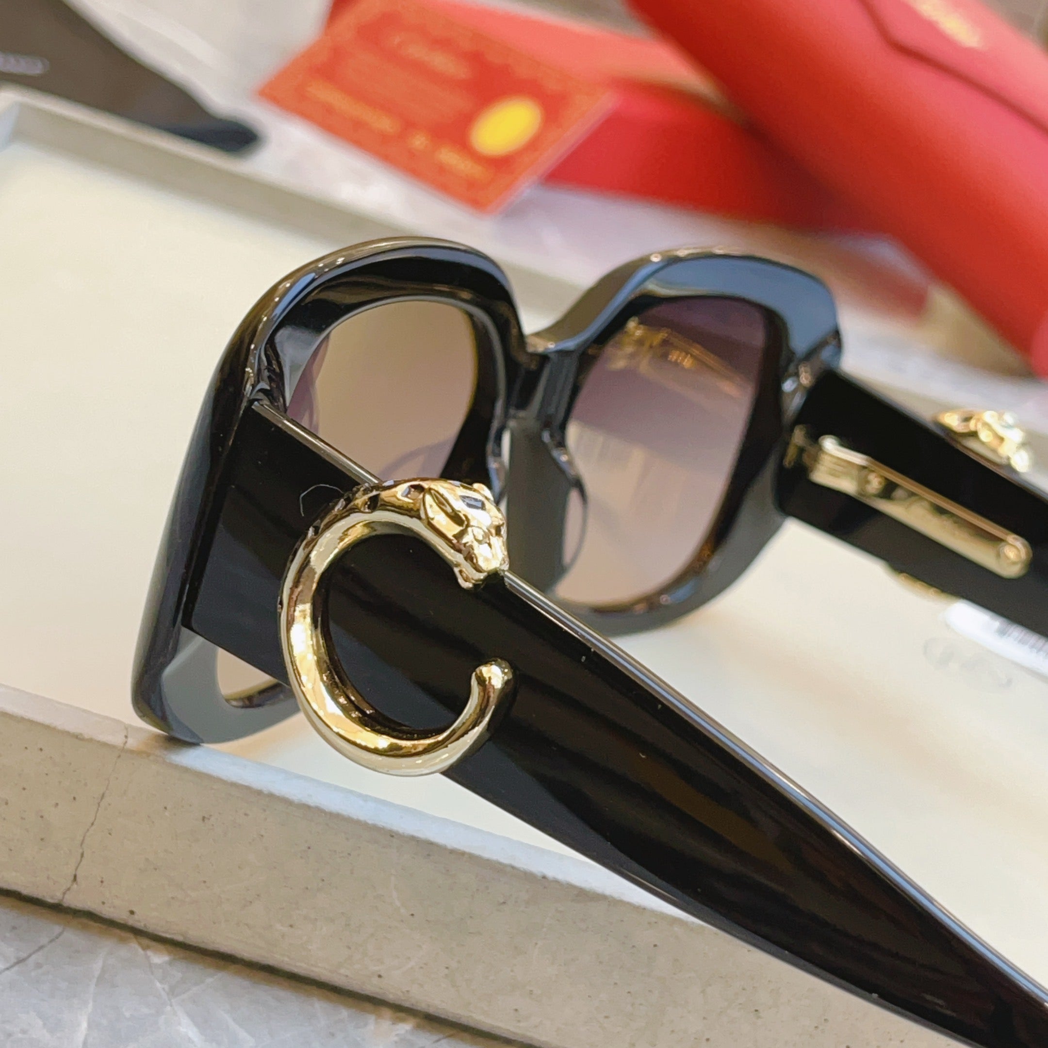 Cartier CT0471S Fashion Black Lens Sunglasses for Men & Women - 415932 - detail image 7