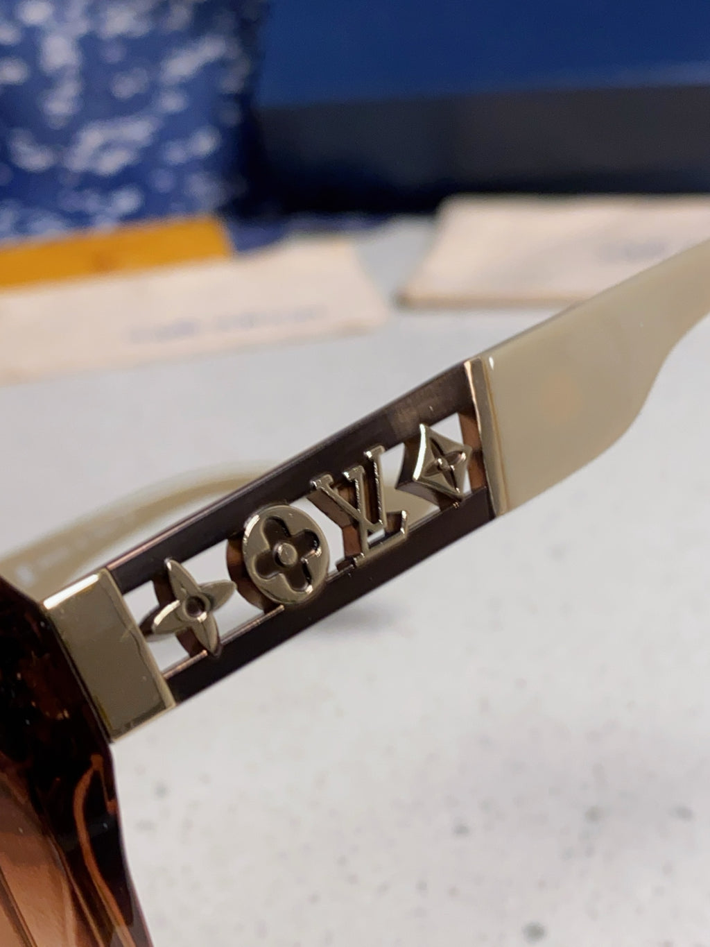 Louis Vuitton Oversized Brown Lens Sunglasses for Women - 132162 - detail image 7