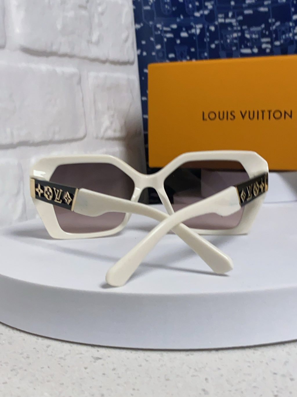 Louis Vuitton Oversized Silver Lens Sunglasses for Women - detail image 3