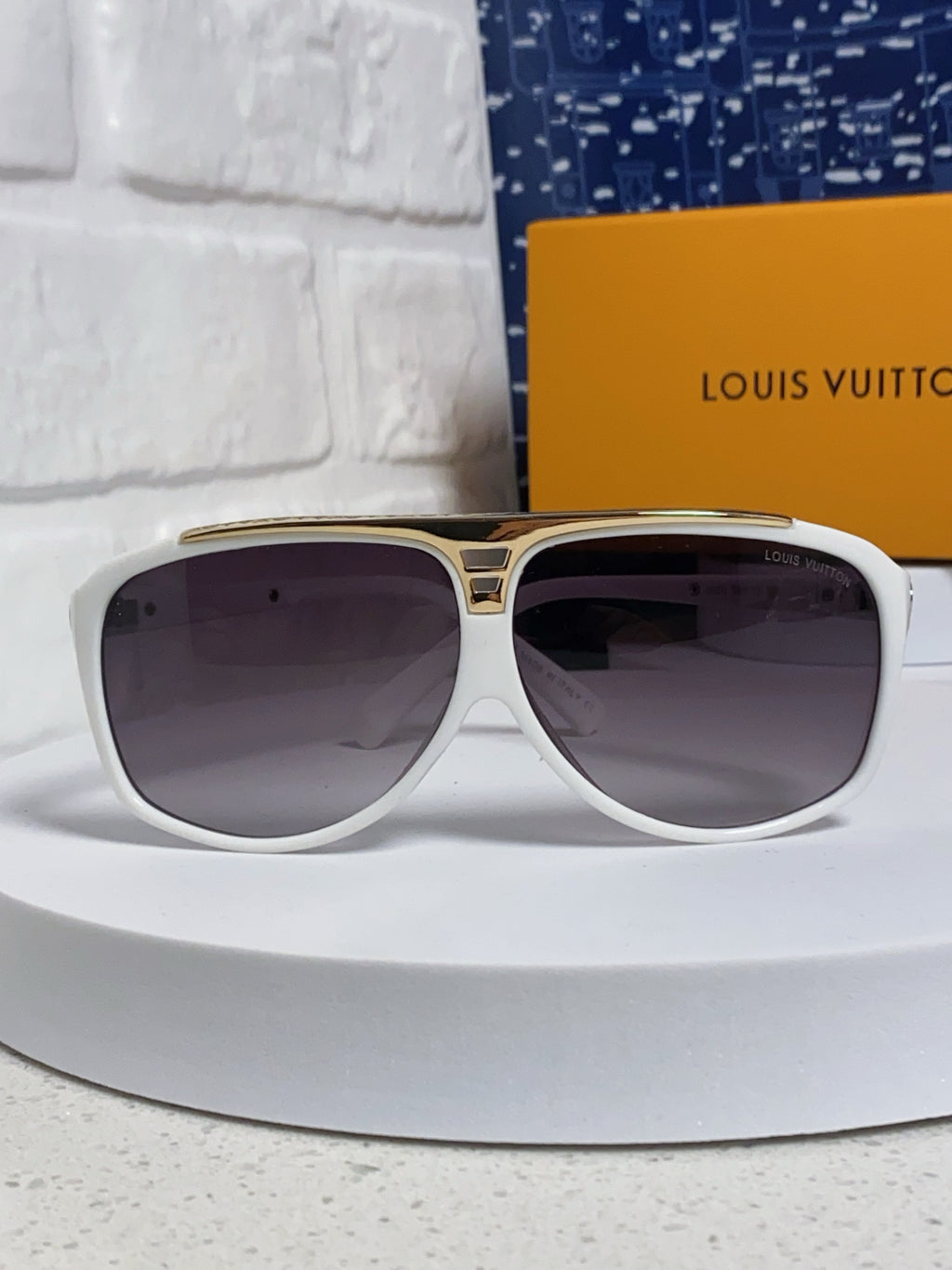 Louis Vuitton Polarized Square Silver Lens Sunglasses for Men & Women - 132160 - detail image 2