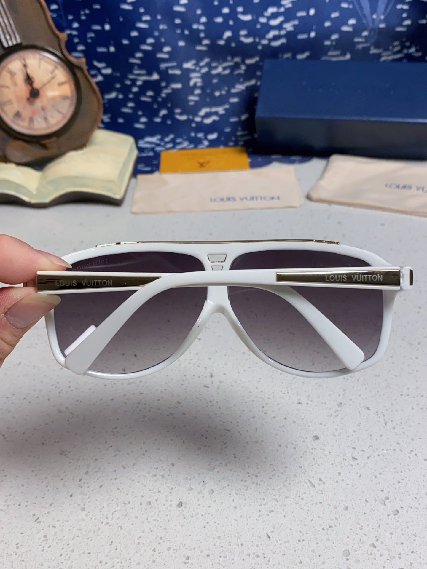 Louis Vuitton Polarized Square Silver Lens Sunglasses for Men & Women - 132160 - detail image 5
