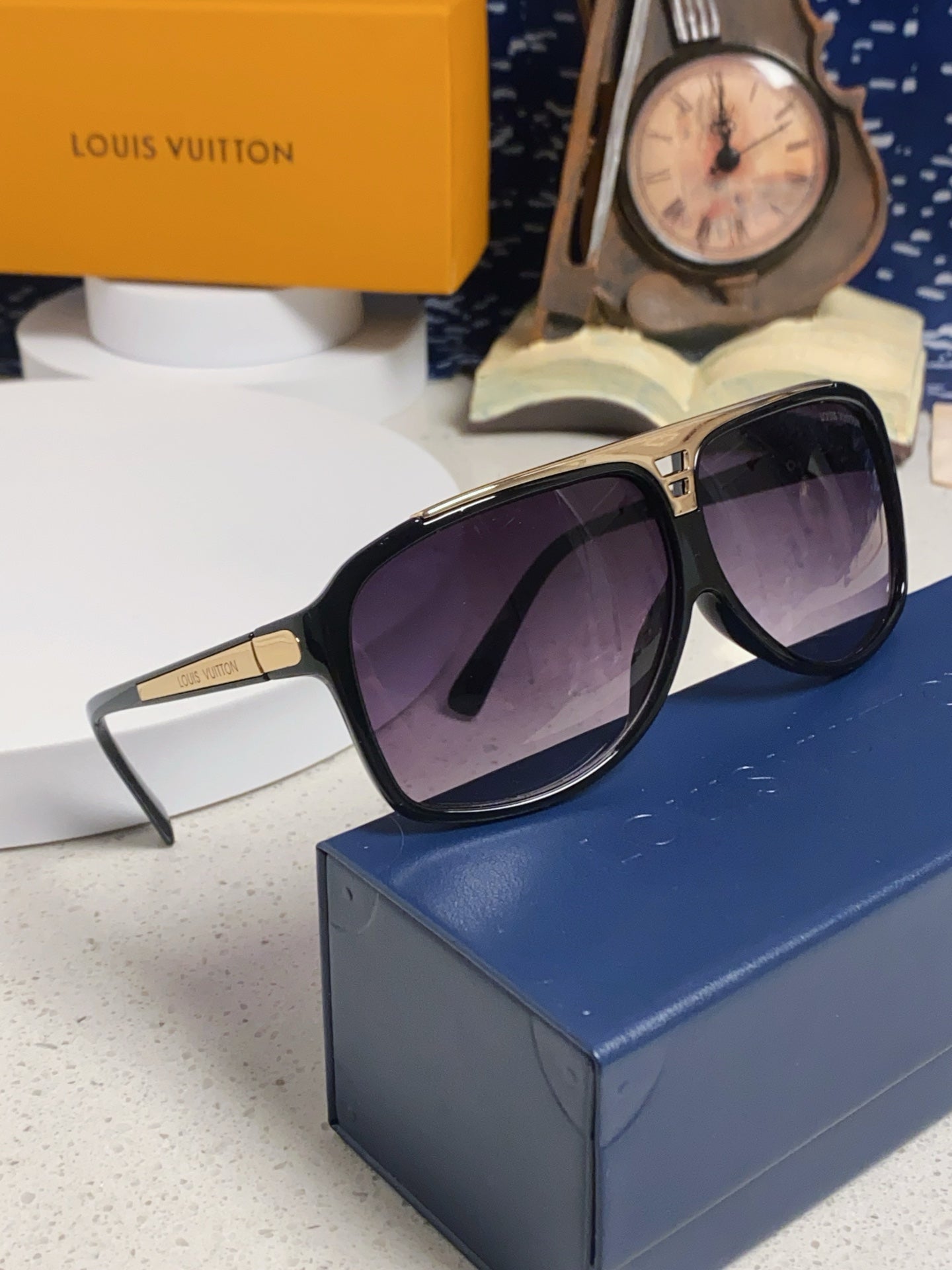 Louis Vuitton Polarized Square Silver Lens Sunglasses for Men & Women - 132161 - detail image 10