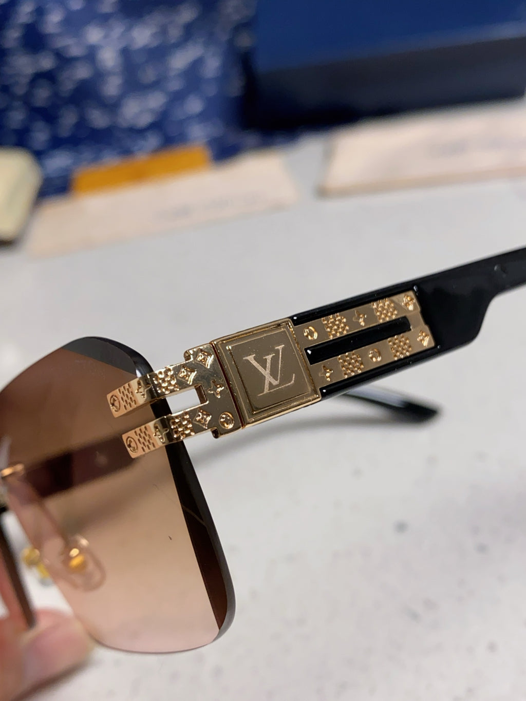 Louis Vuitton Lightweight Rimless Brown Lens Sunglasses for Men & Wom - 132171 - detail image 7
