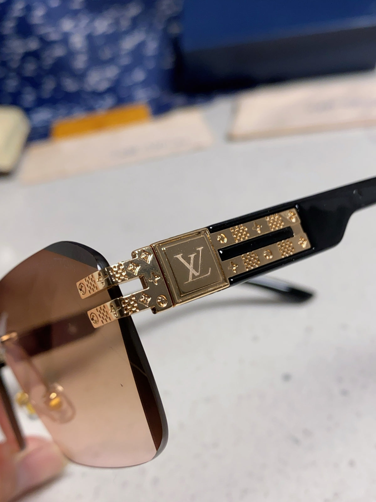 Louis Vuitton Lightweight Rimless Brown Lens Sunglasses for Men & Wom - 132171 - detail image 7