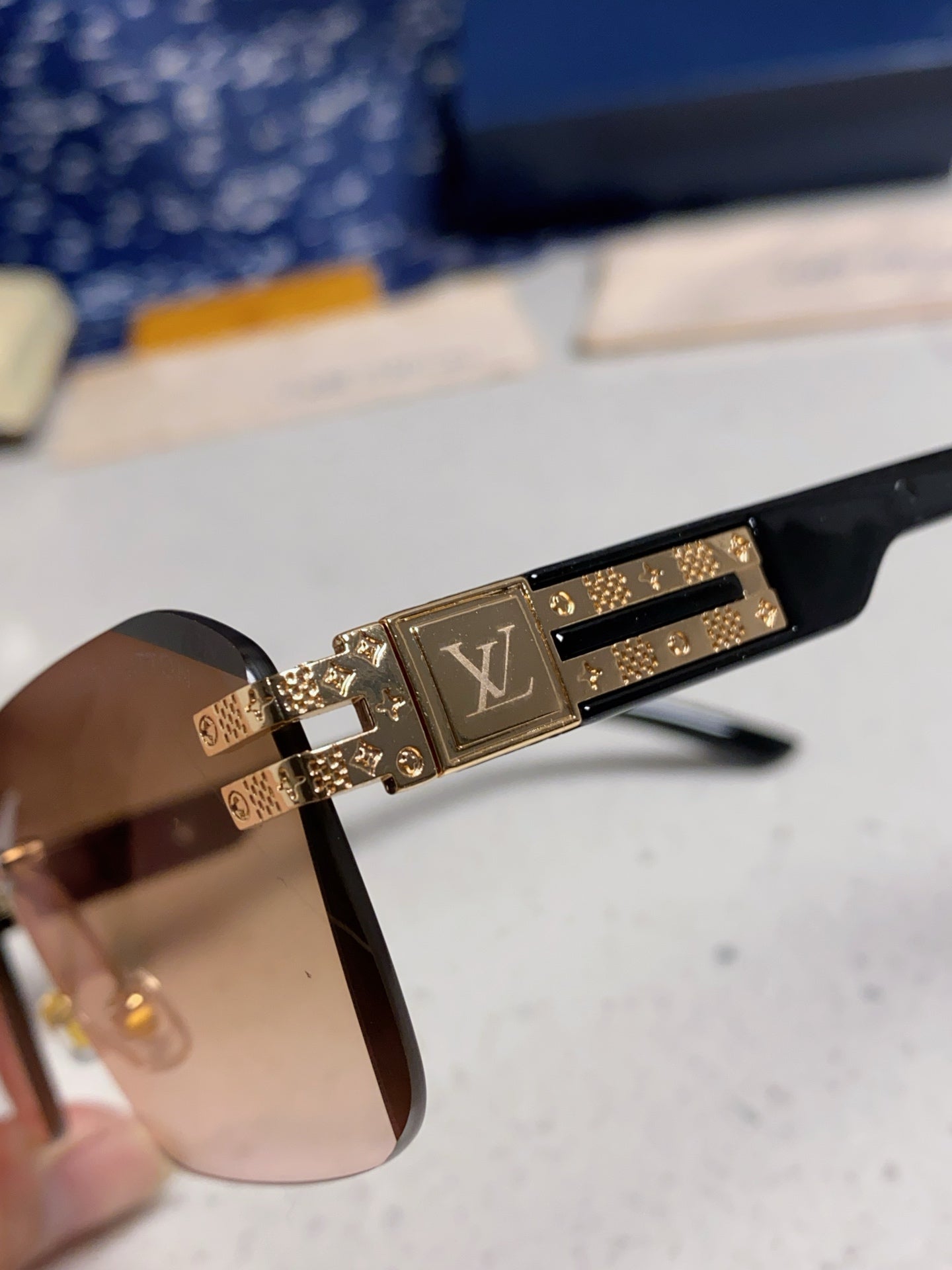 Louis Vuitton Lightweight Rimless Brown Lens Sunglasses for Men & Wom - 132171 - detail image 7