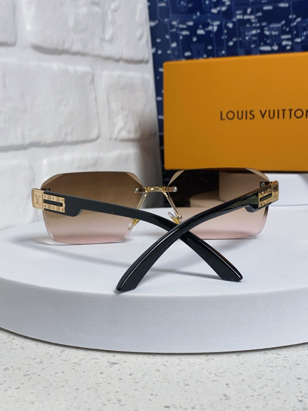 Louis Vuitton Lightweight Rimless Brown Lens Sunglasses for Men & Wom - 132171 - detail image 3