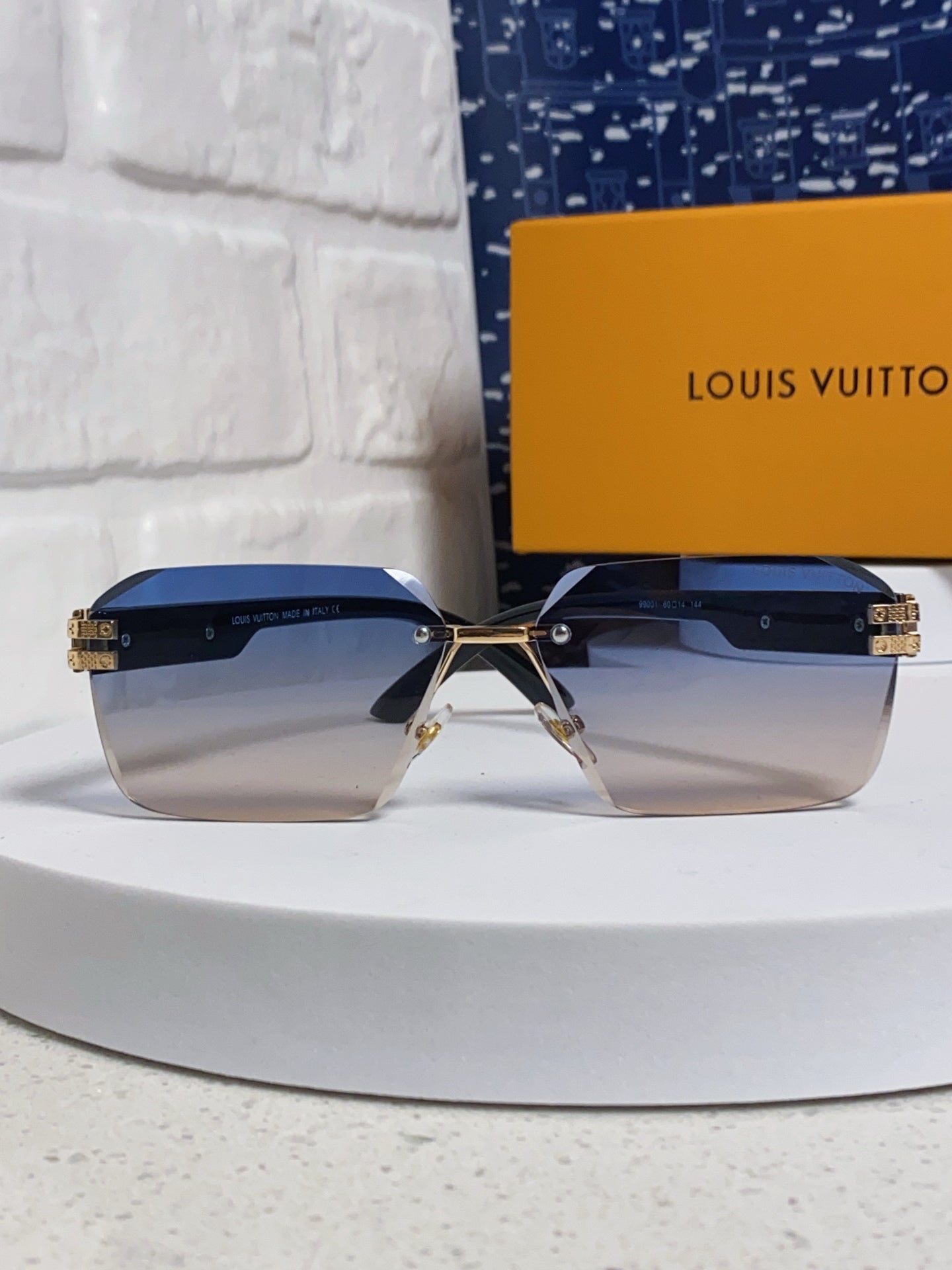Louis Vuitton Lightweight Rimless Silver Lens Sunglasses for Men & Wo - 132172 - detail image 2