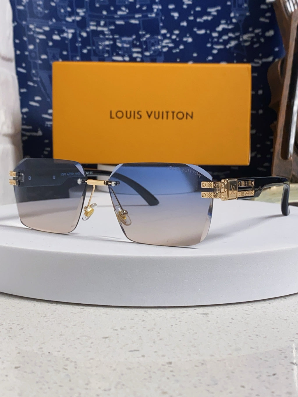 Louis Vuitton Lightweight Rimless Silver Lens Sunglasses for Men & Wo - 132172