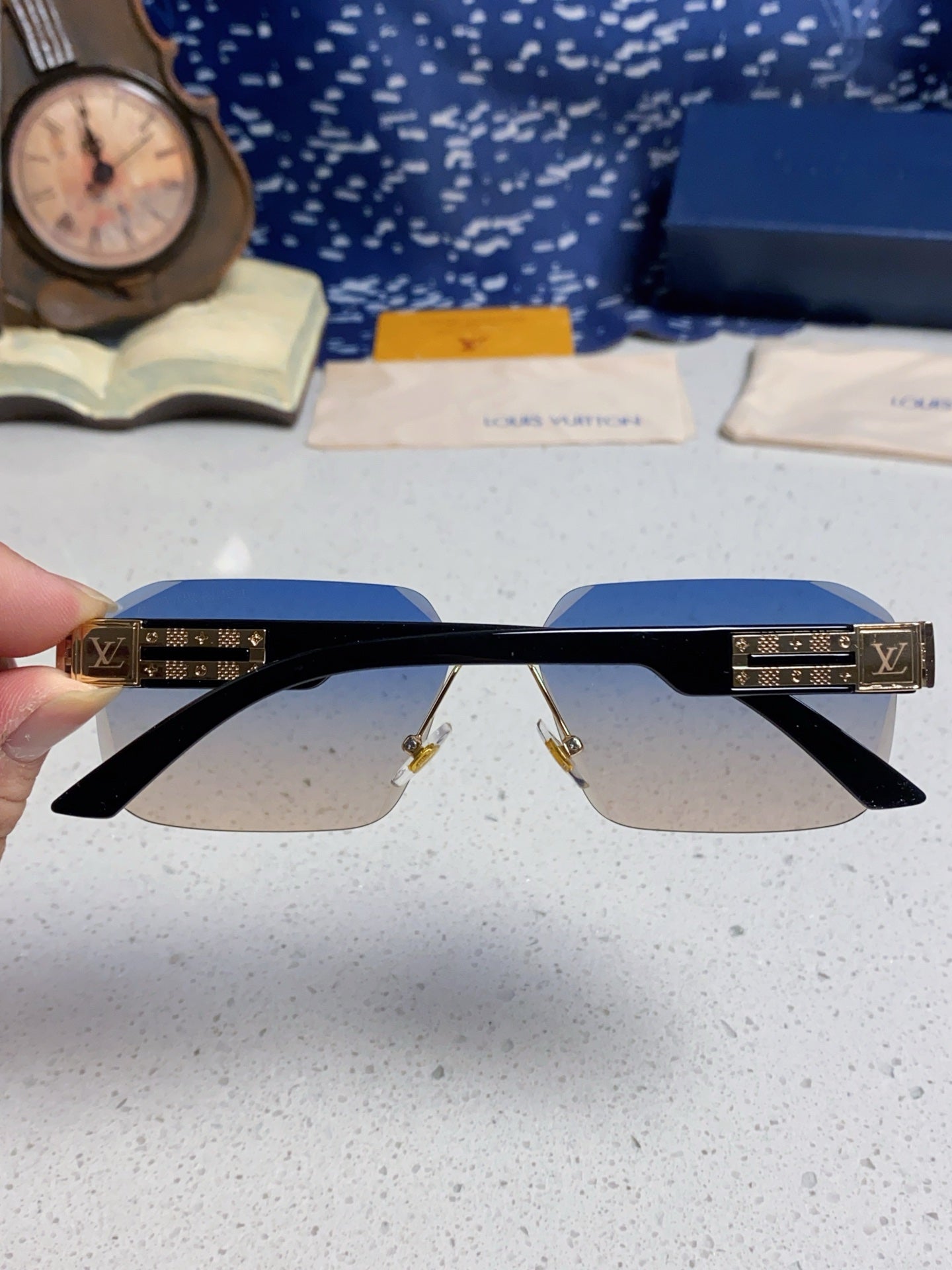 Louis Vuitton Lightweight Rimless Silver Lens Sunglasses for Men & Wo - 132172 - detail image 5