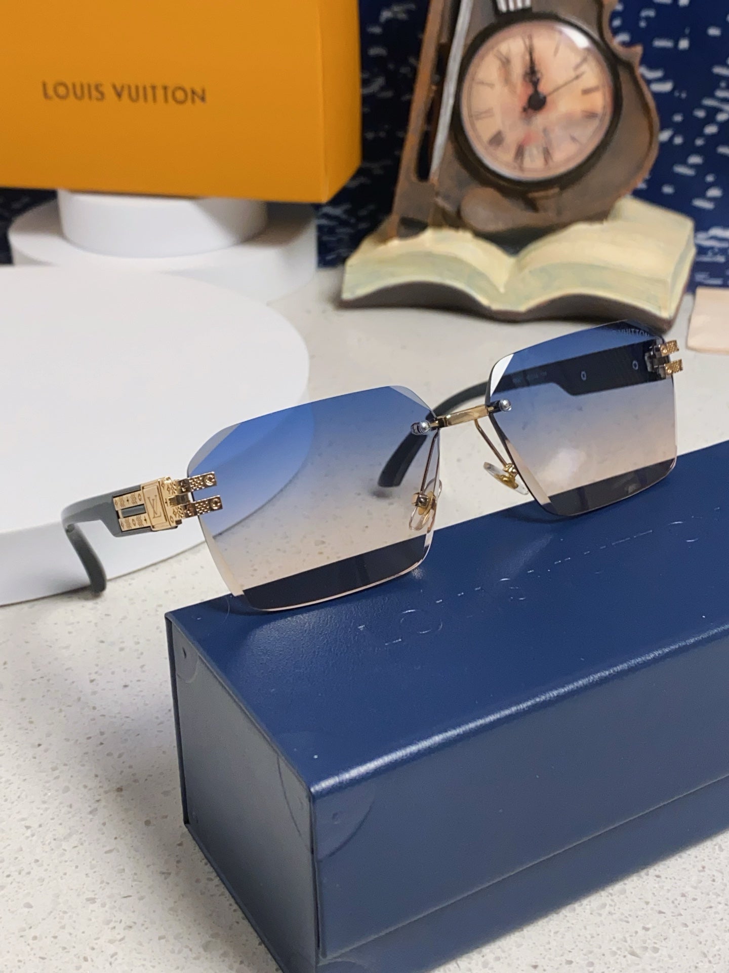 Louis Vuitton Lightweight Rimless Silver Lens Sunglasses for Men & Wo - 132172 - detail image 10