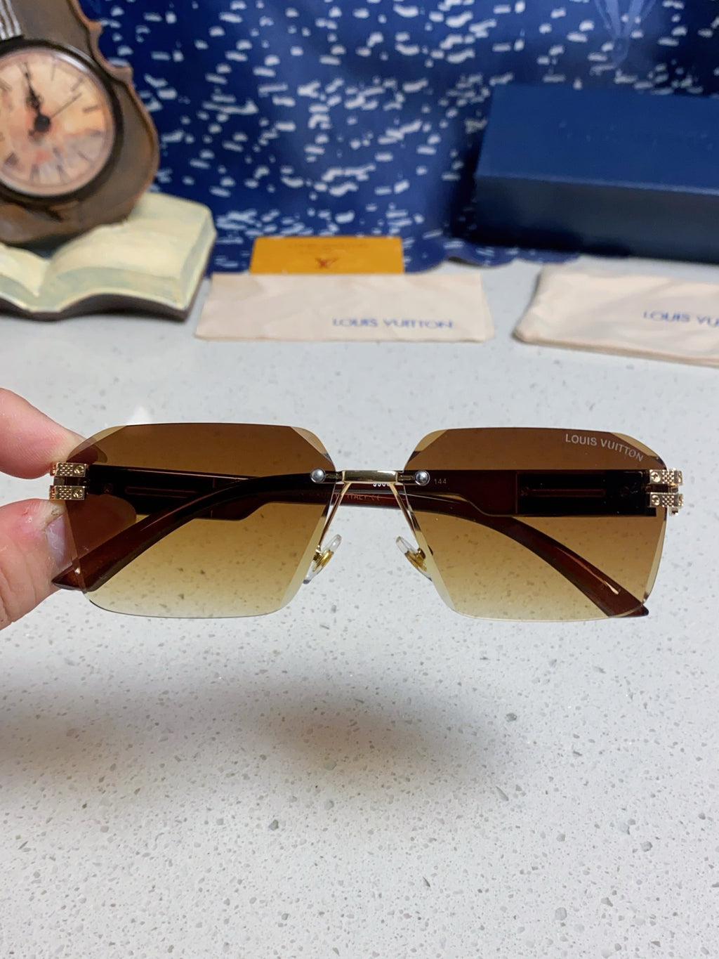 Louis Vuitton Lightweight Rimless Brown Lens Sunglasses for Men & Wom - 132174 - detail image 4