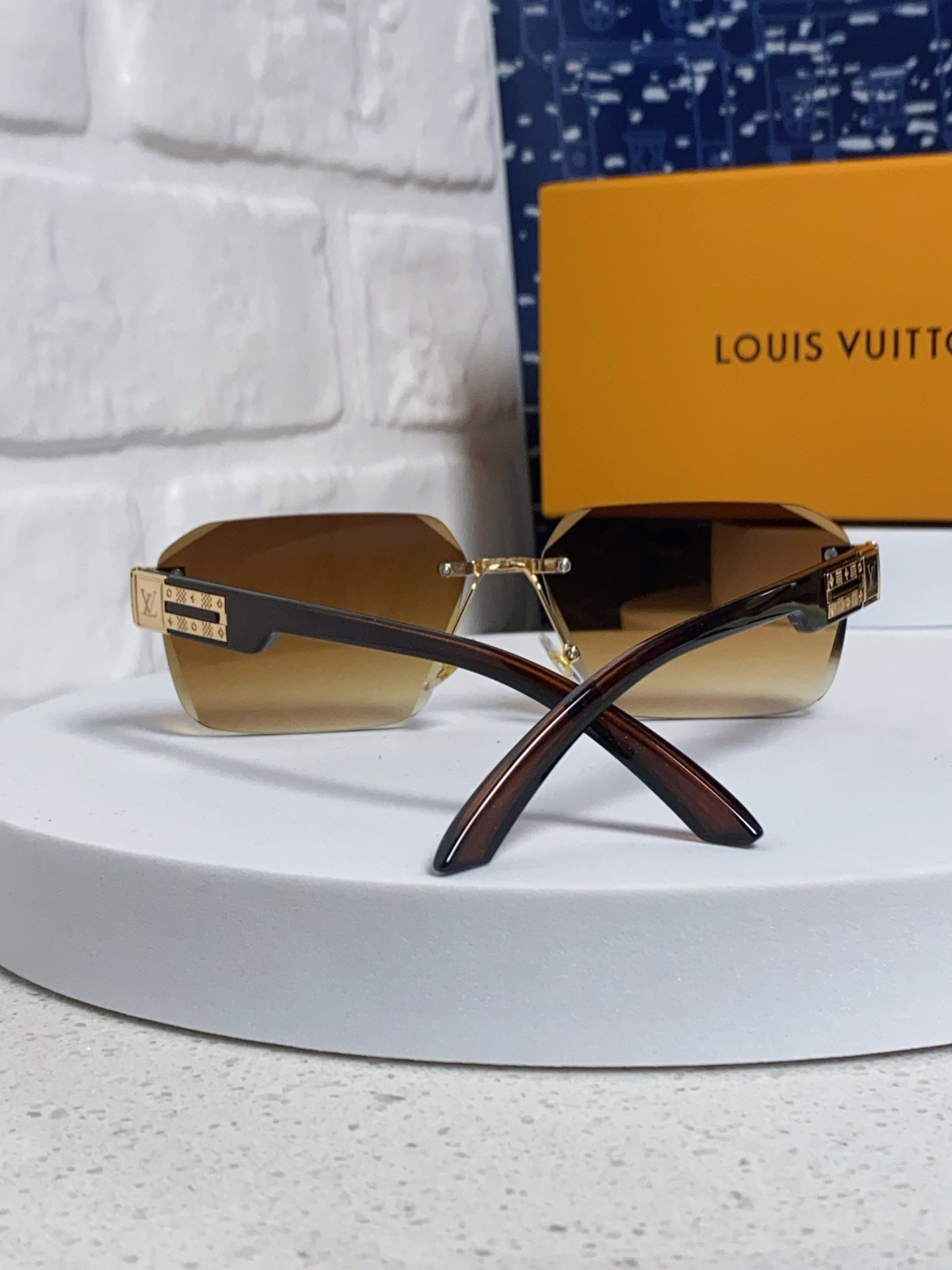 Louis Vuitton Lightweight Rimless Brown Lens Sunglasses for Men & Wom - 132174 - detail image 3