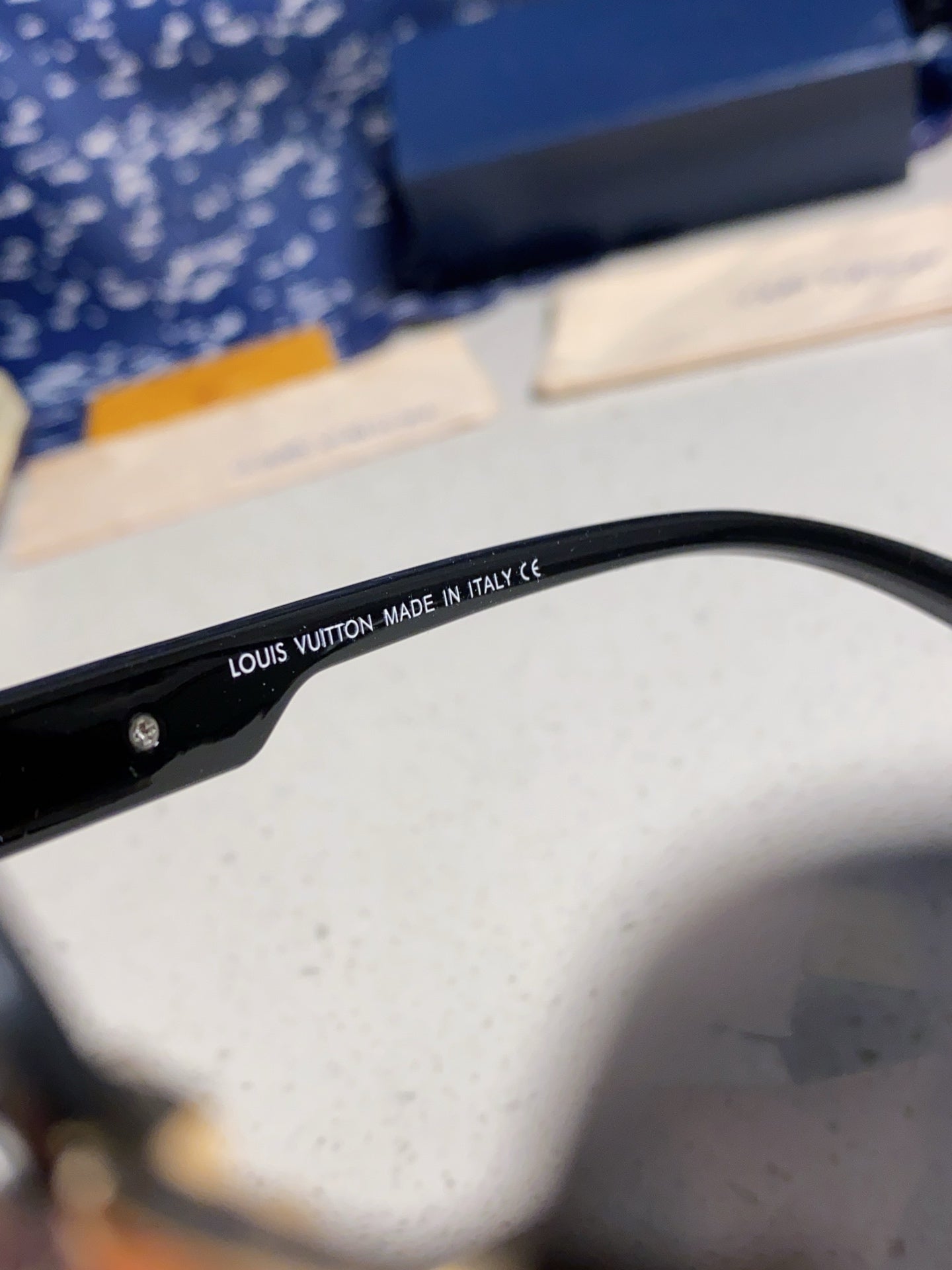 Louis Vuitton Lightweight Rimless Black Lens Sunglasses for Men & Wom - 132176 - detail image 8