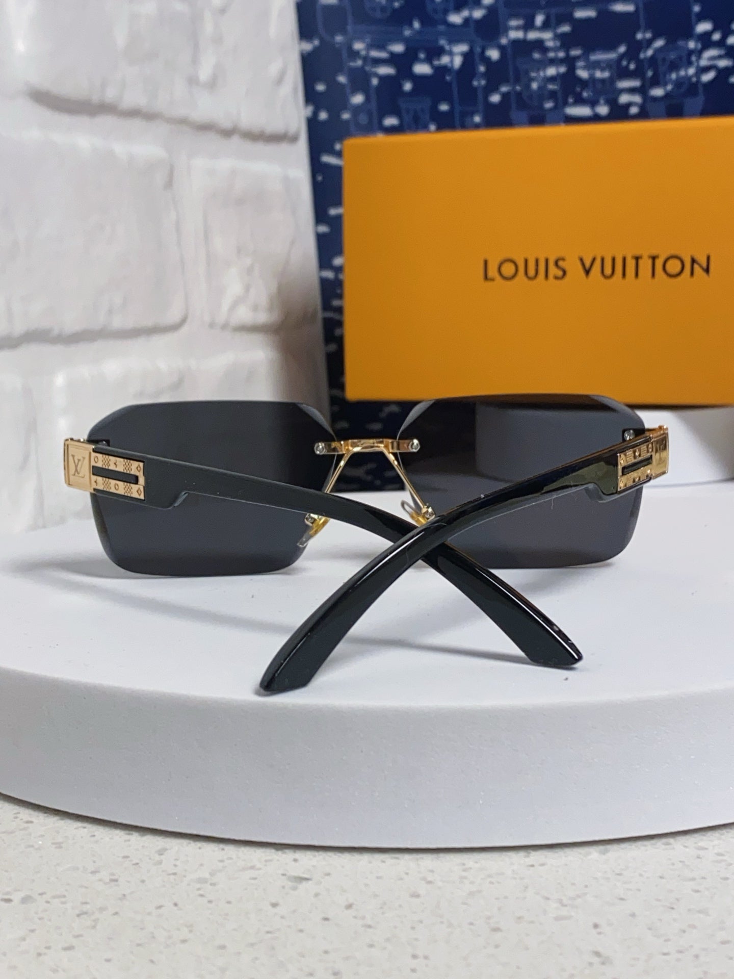 Louis Vuitton Lightweight Rimless Black Lens Sunglasses for Men & Wom - 132176 - detail image 3