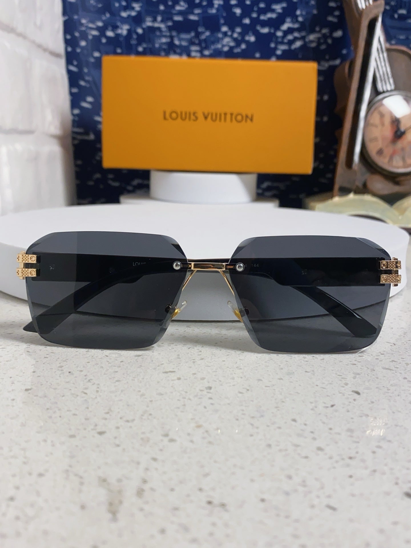 Louis Vuitton Lightweight Rimless Black Lens Sunglasses for Men & Wom - 132176 - detail image 9