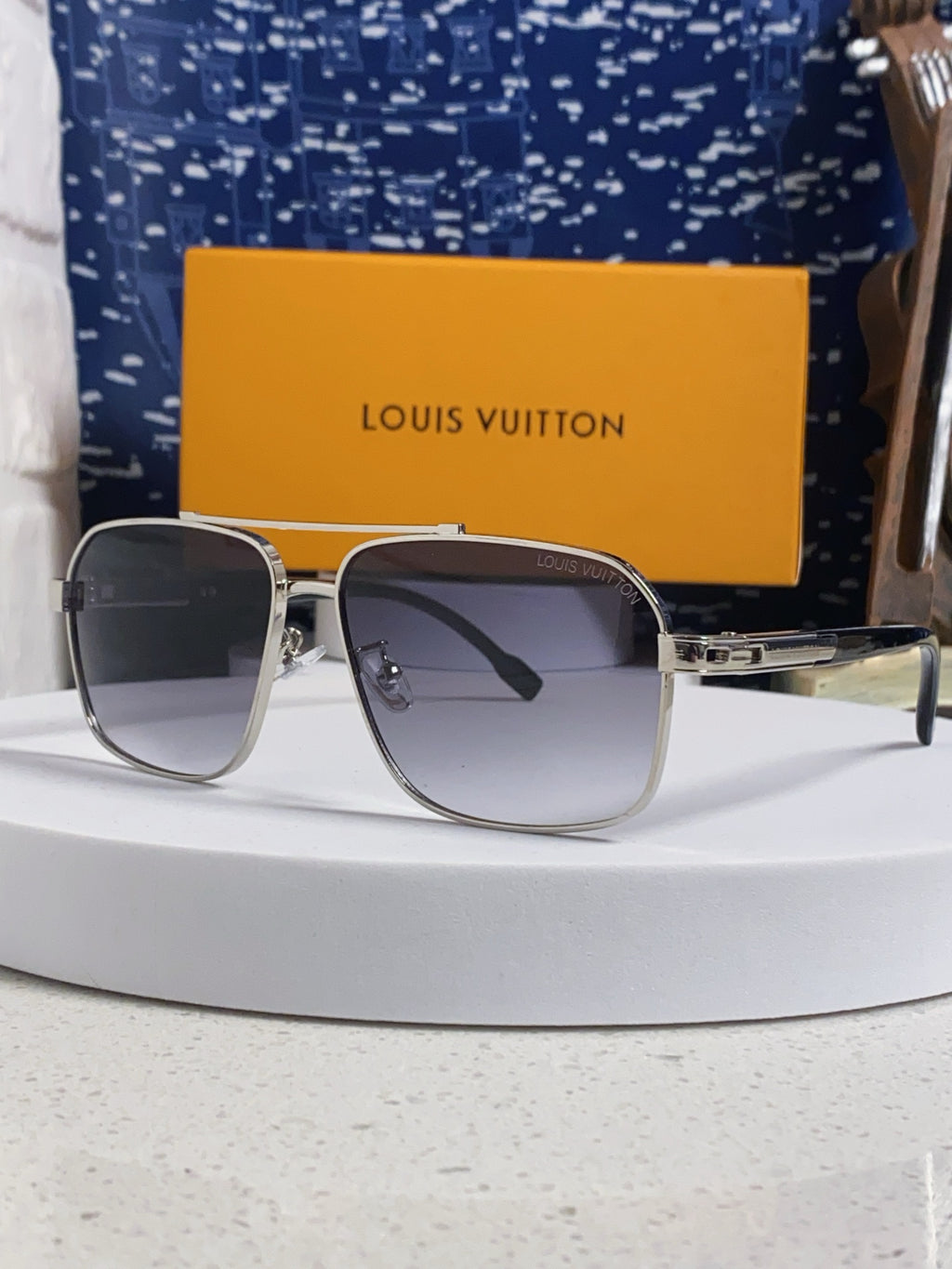 Louis Vuitton Fashion Silver Lens Sunglasses for Men - 132165