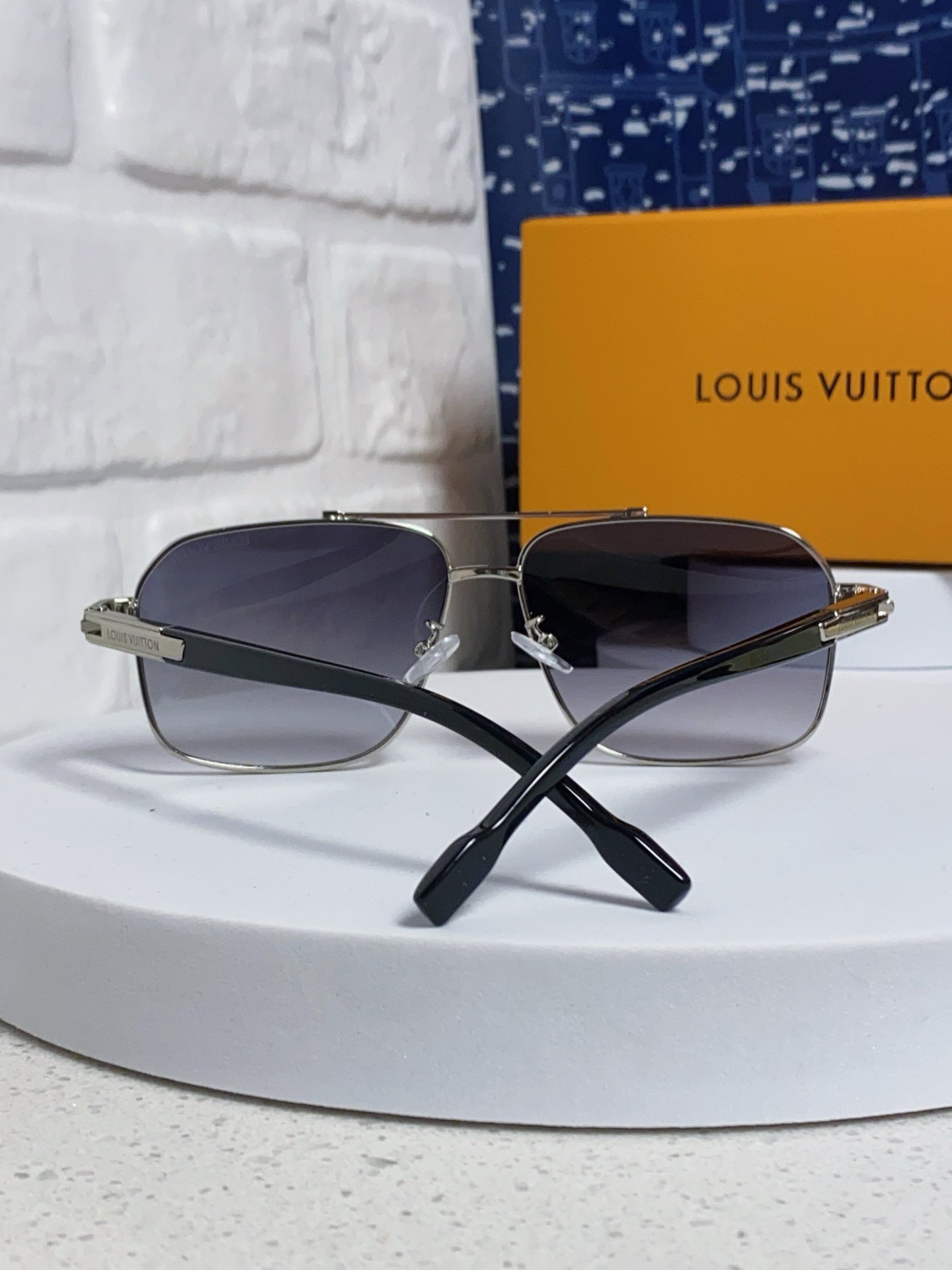 Louis Vuitton Fashion Silver Lens Sunglasses for Men - 132165 - detail image 3