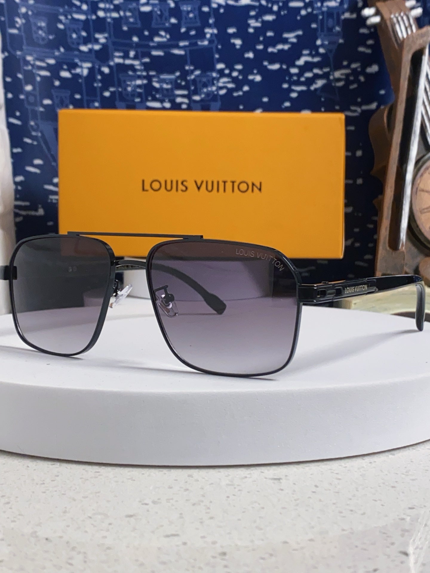 Louis Vuitton Fashion Silver Lens Sunglasses for Men - 132169