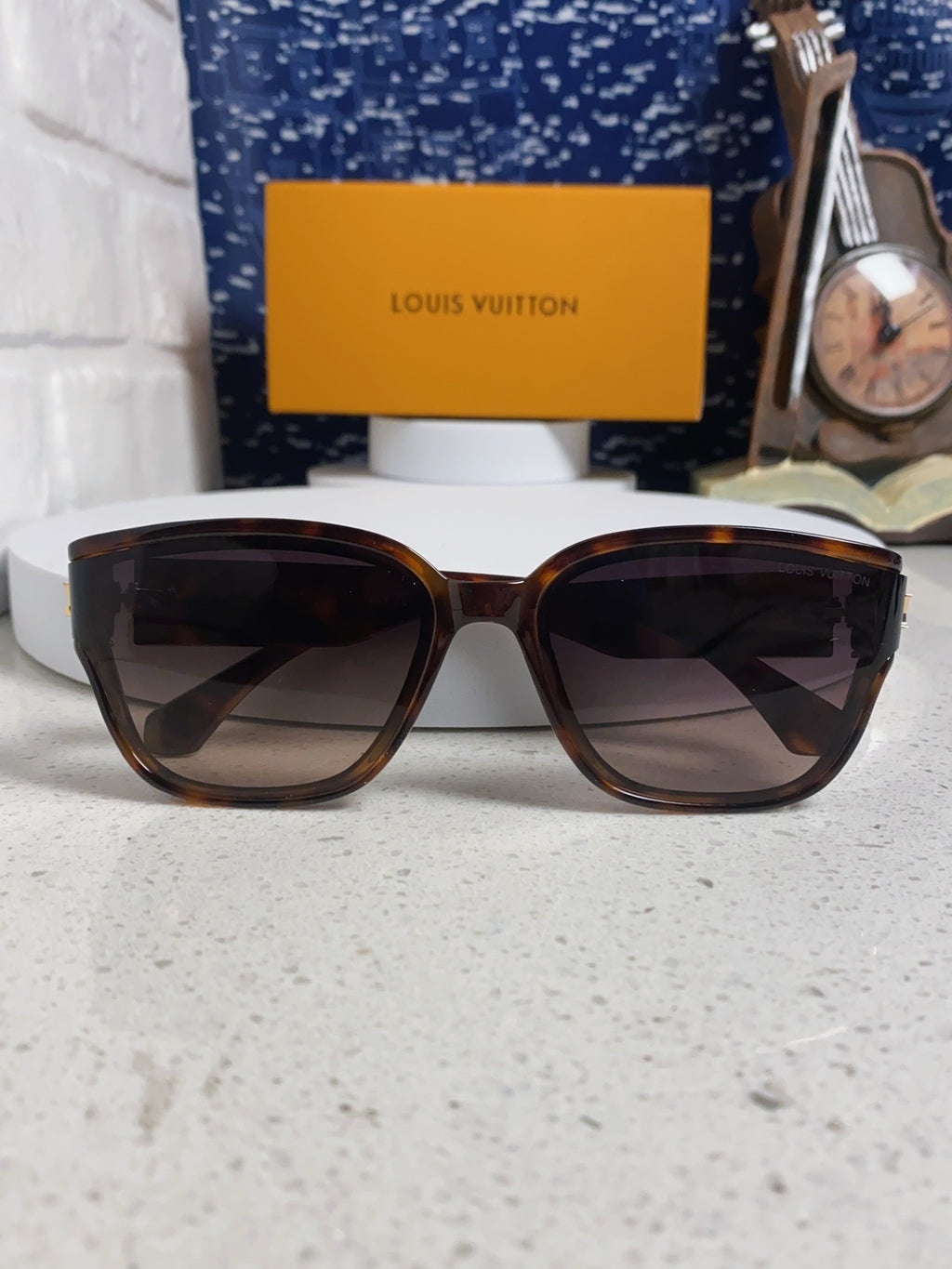 Louis Vuitton Oversized Black Lens Sunglasses for Men & Women - 132170 - detail image 9