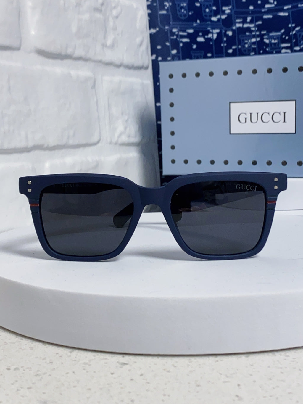 Gucci Polarized Fashion Black Lens Sunglasses for Men & Women - 132232 - detail image 2