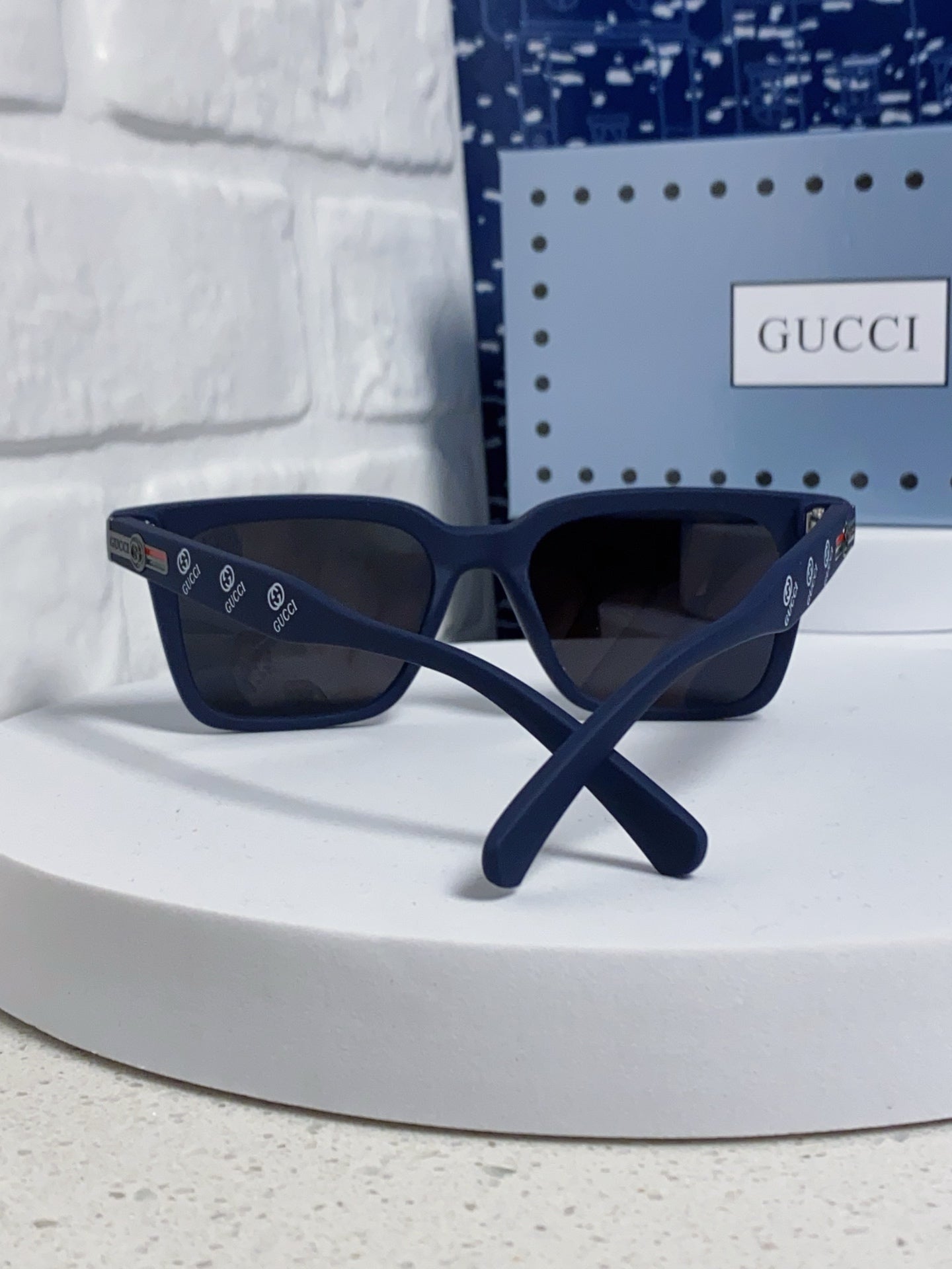Gucci Polarized Fashion Black Lens Sunglasses for Men & Women - 132232 - detail image 3
