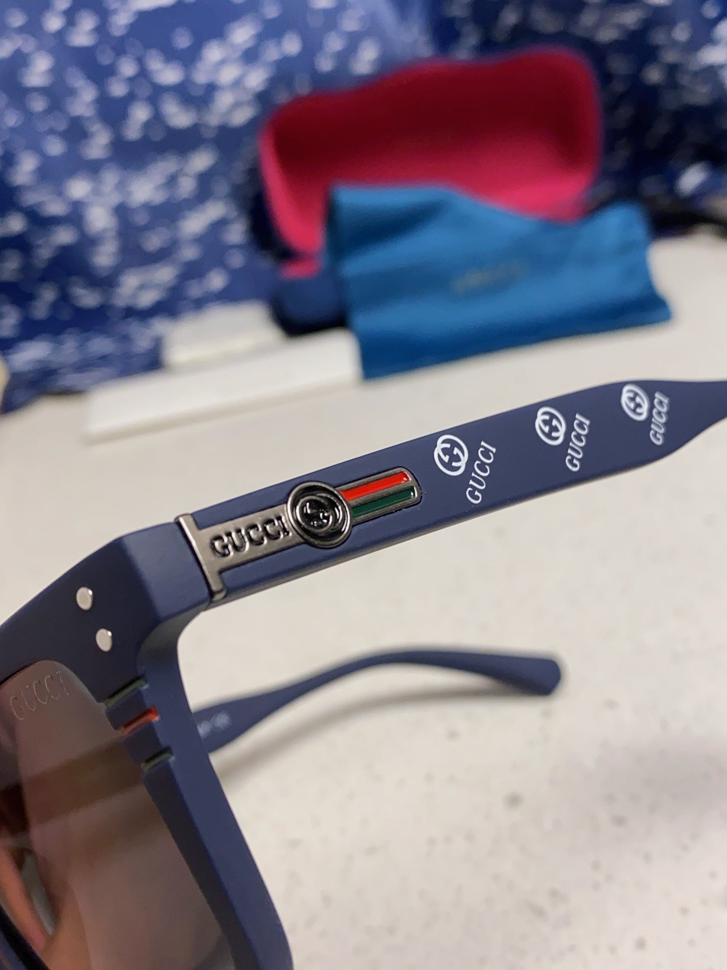 Gucci Polarized Fashion Black Lens Sunglasses for Men & Women - 132232 - detail image 7