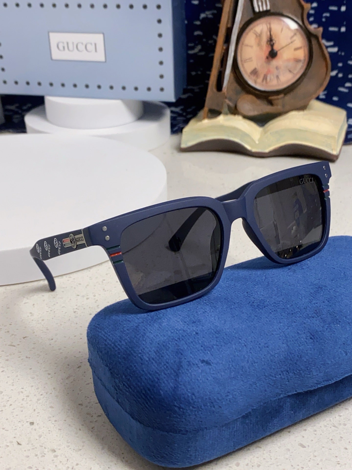 Gucci Polarized Fashion Black Lens Sunglasses for Men & Women - 132232 - detail image 10