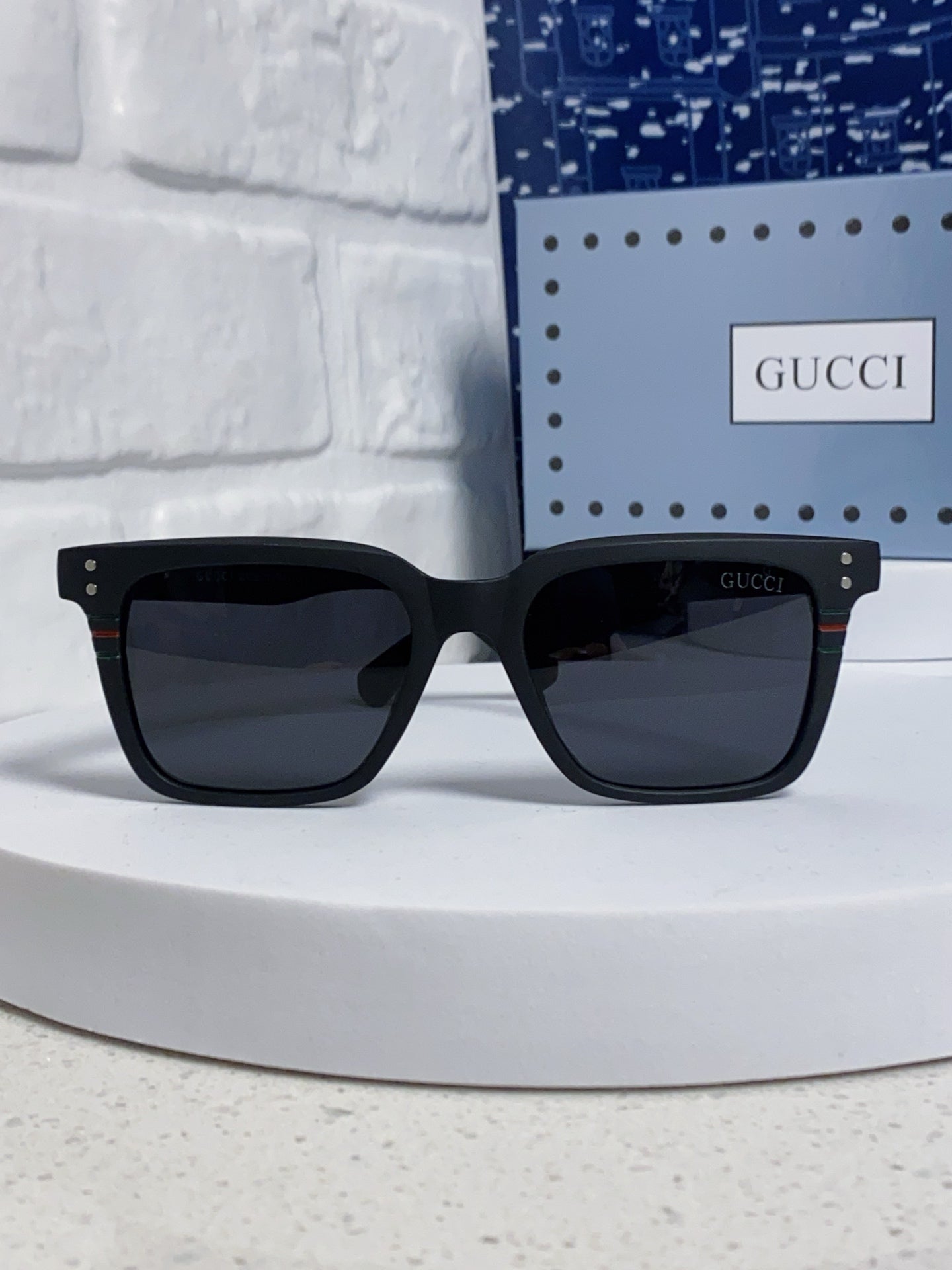 Gucci Polarized Fashion Black Lens Sunglasses for Men & Women - 132234 - detail image 2