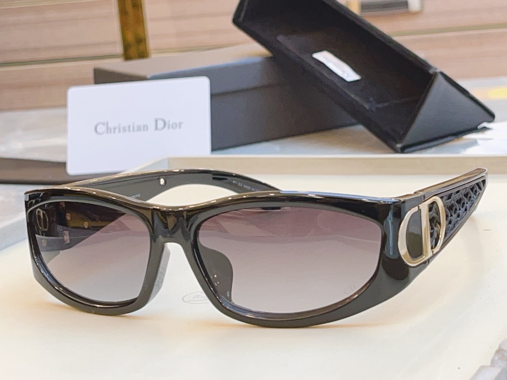 Dior VERYDIOR Fashion Gold Lens Sunglasses for Men & Women - detail image 3