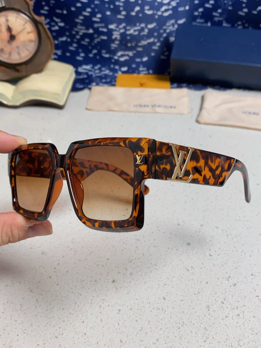 Louis Vuitton Square Brown Lens Sunglasses for Men & Women - 398163 - detail image 6