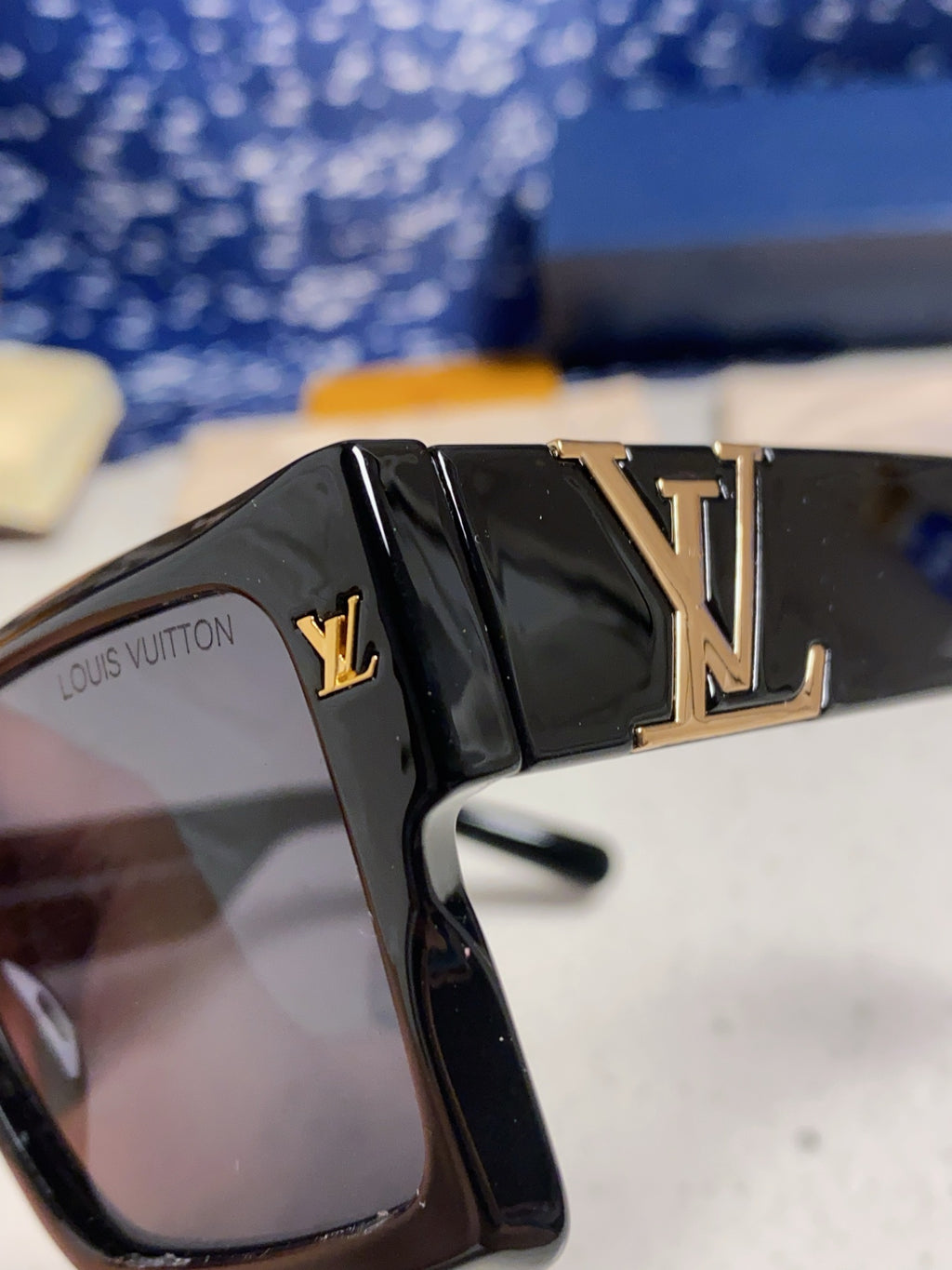 Louis Vuitton Square Gray Lens Sunglasses for Men & Women - 398164 - detail image 7