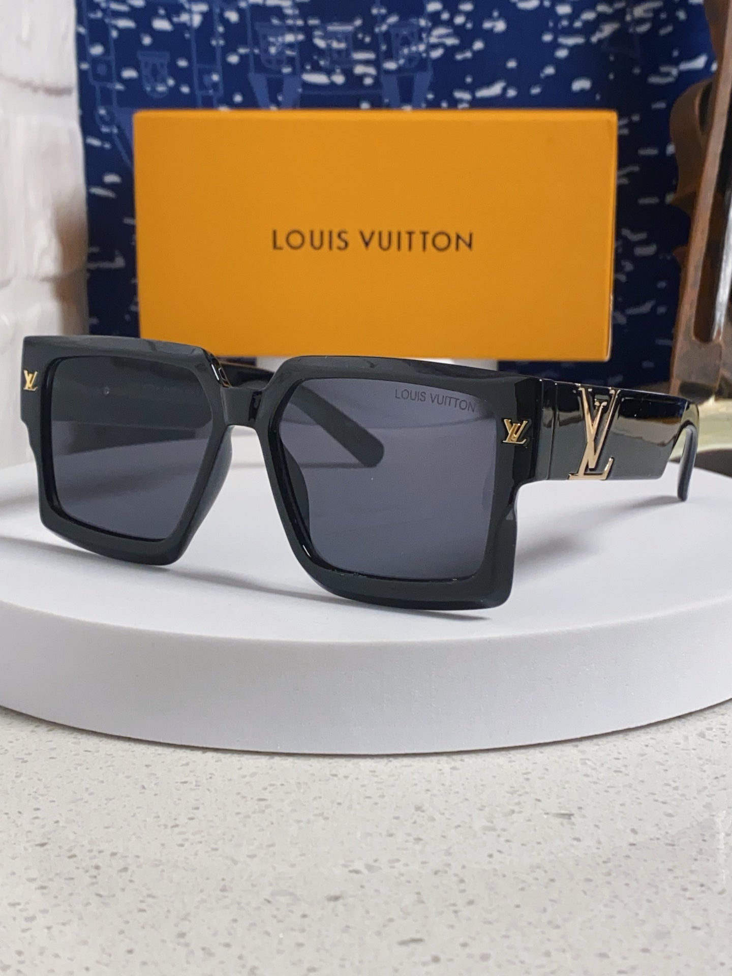 Louis Vuitton Square Gray Lens Sunglasses for Men & Women - 398164