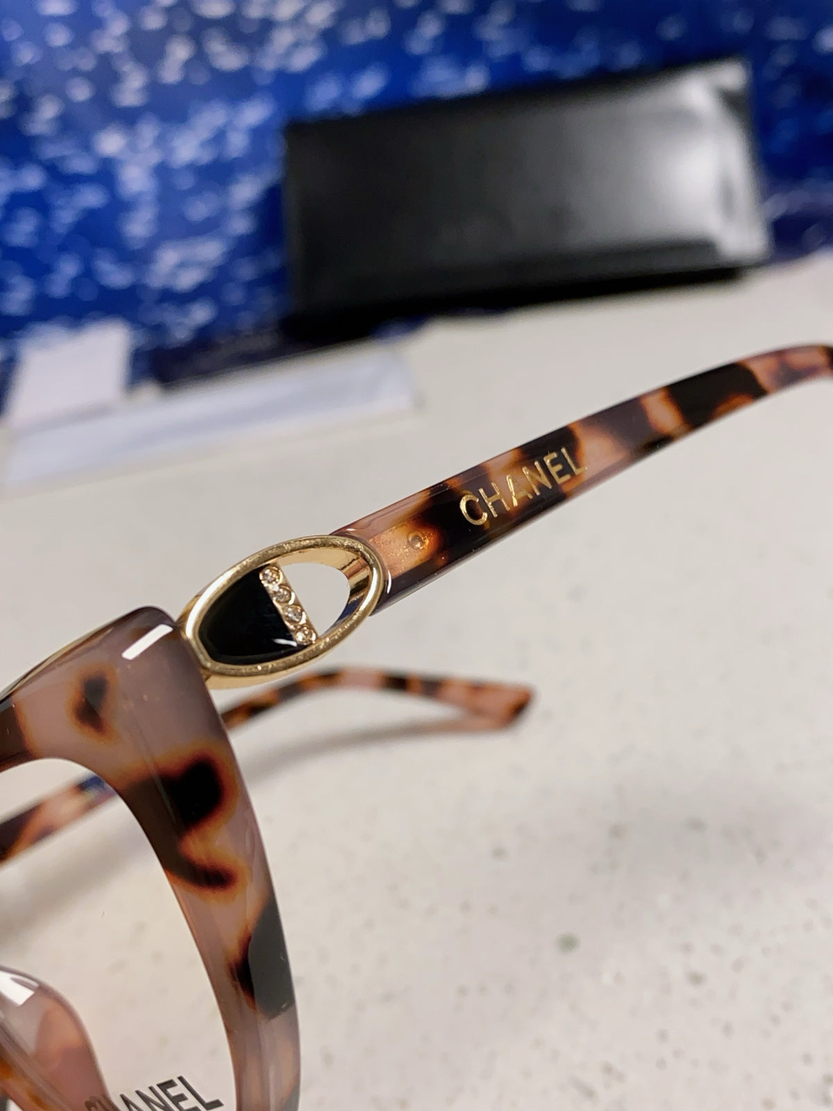 Chanel Cat-Eye Silver Lens Sunglasses for Men & Women - 398501 - detail image 7