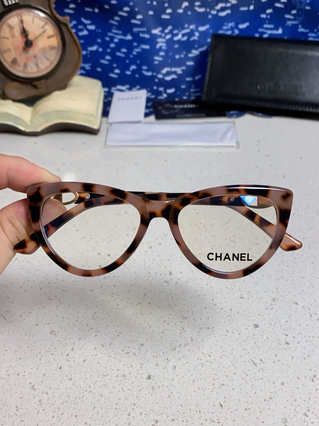 Chanel Cat-Eye Silver Lens Sunglasses for Men & Women - 398501 - detail image 4