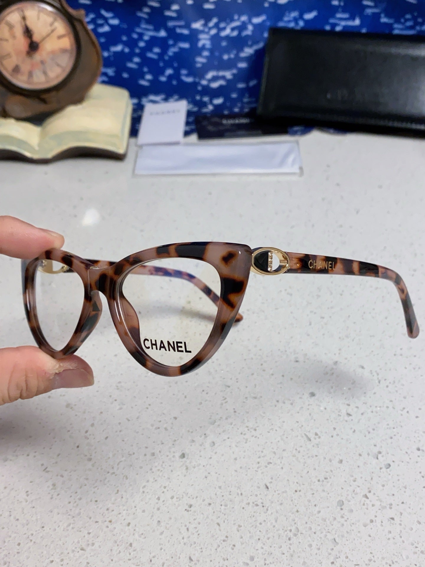 Chanel Cat-Eye Silver Lens Sunglasses for Men & Women - 398501 - detail image 6