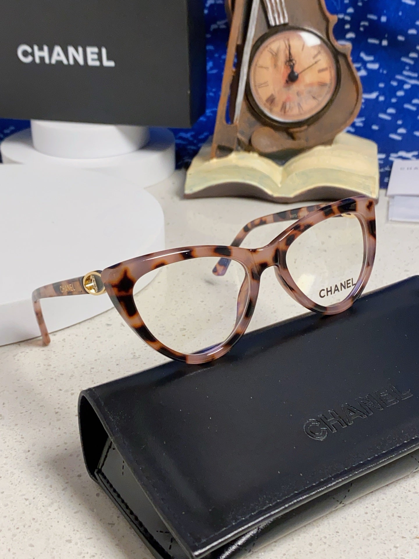 Chanel Cat-Eye Silver Lens Sunglasses for Men & Women - 398501 - detail image 10