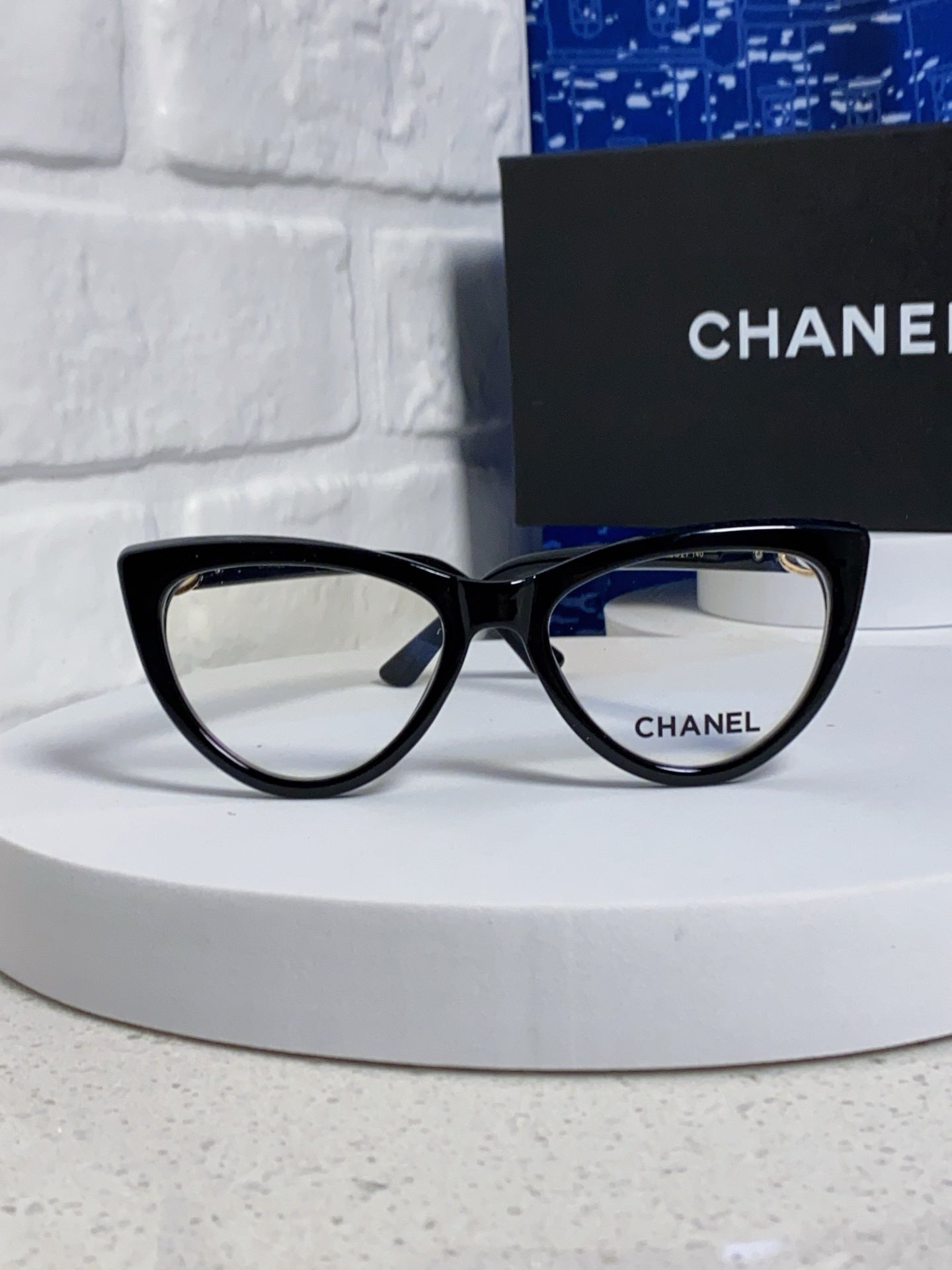 Chanel Cat-Eye Silver Lens Sunglasses for Men & Women - 398502 - detail image 2