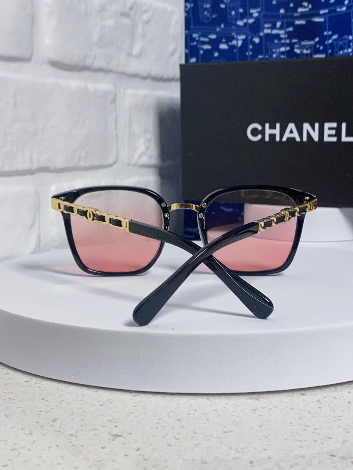 Chanel Fashion Pink Lens Sunglasses for Men & Women - detail image 3