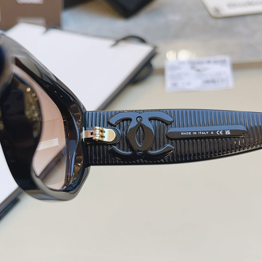 Chanel CH5493 Fashion Black Lens Sunglasses for Men & Women - 382348 - detail image 5